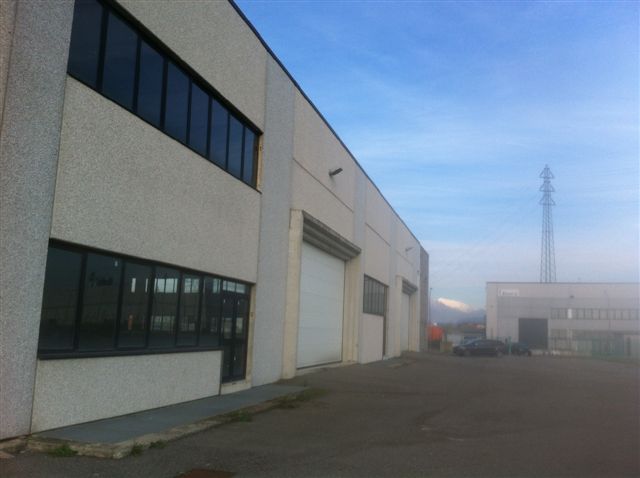 Capannone in vendita a Cornate d'Adda