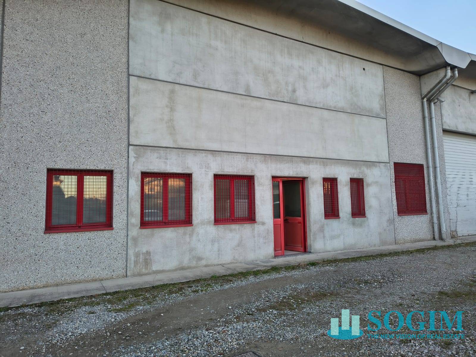 Capannone in vendita a Seveso