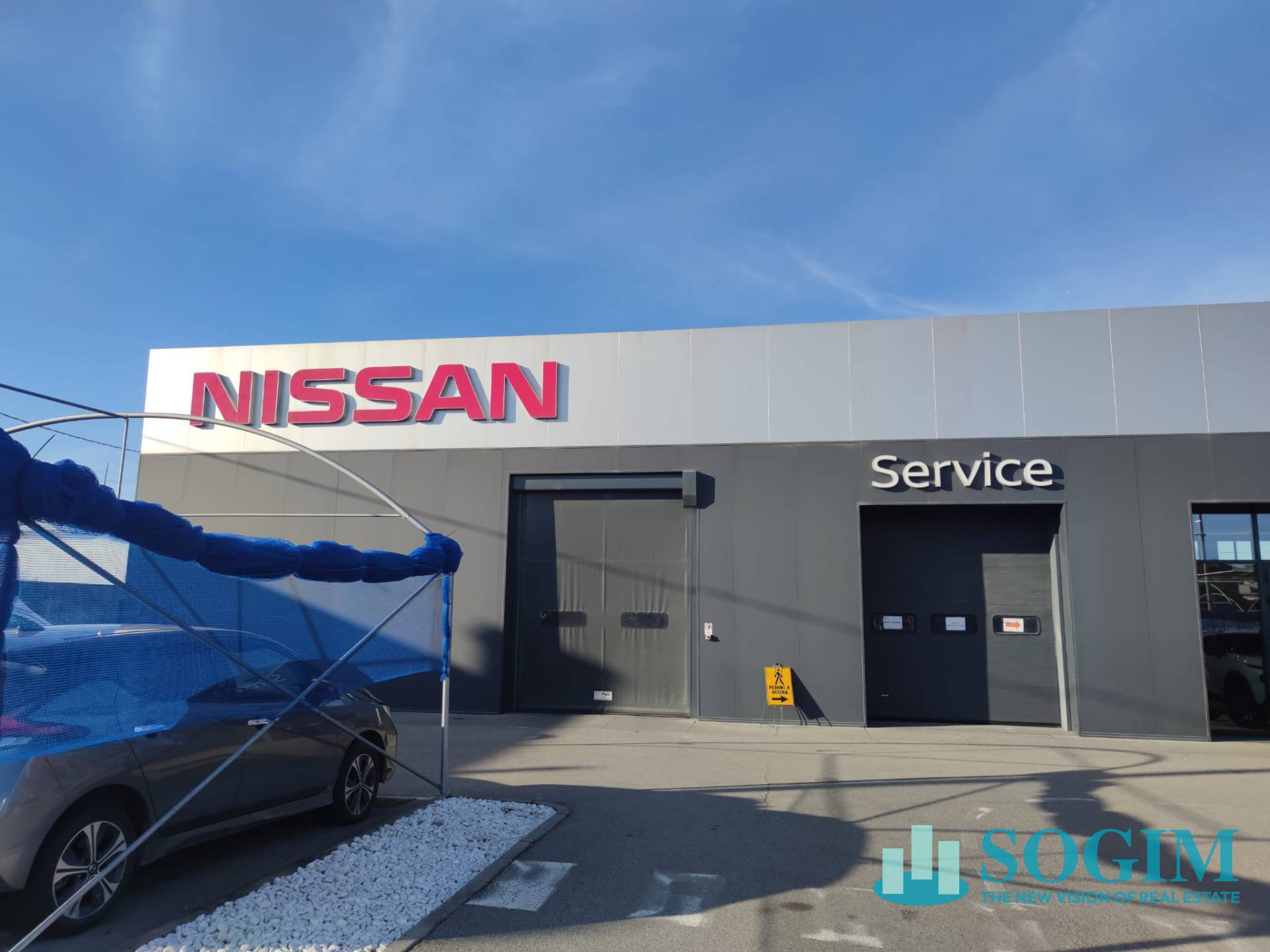 Immobile commerciale in affitto a Curno