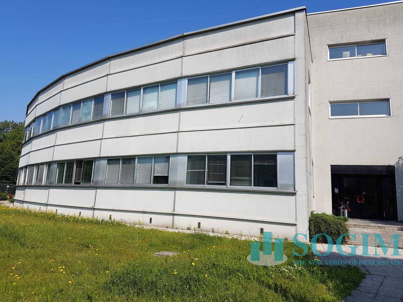 Capannone + Palazzina Uffici in affitto a Settala