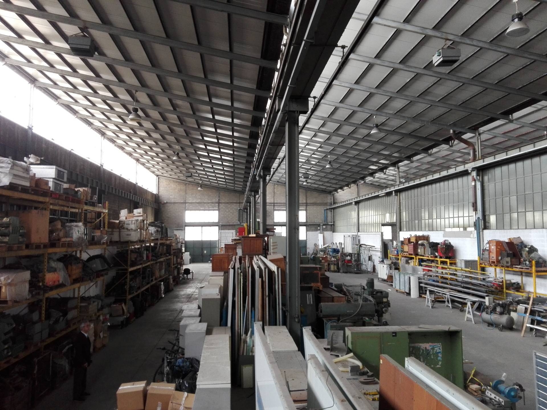 Capannone in affitto a Peschiera Borromeo, Bettola