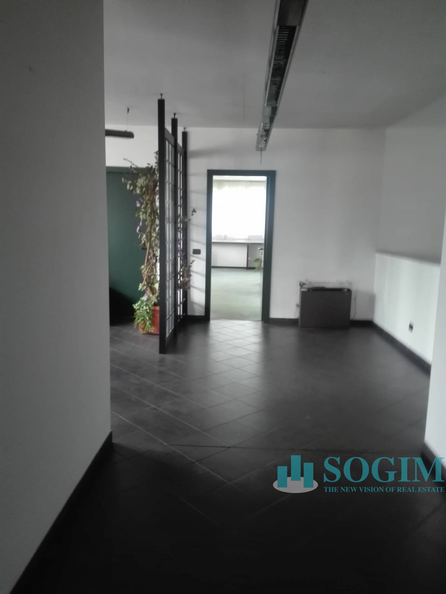 Capannone in vendita a Rho