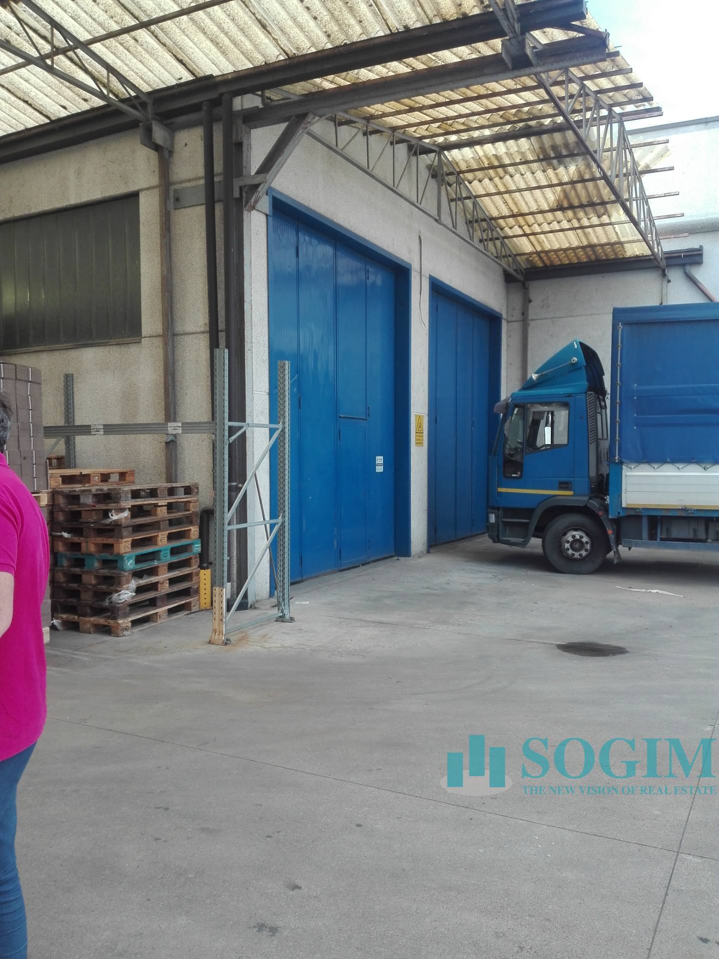 Capannone in vendita a Rho