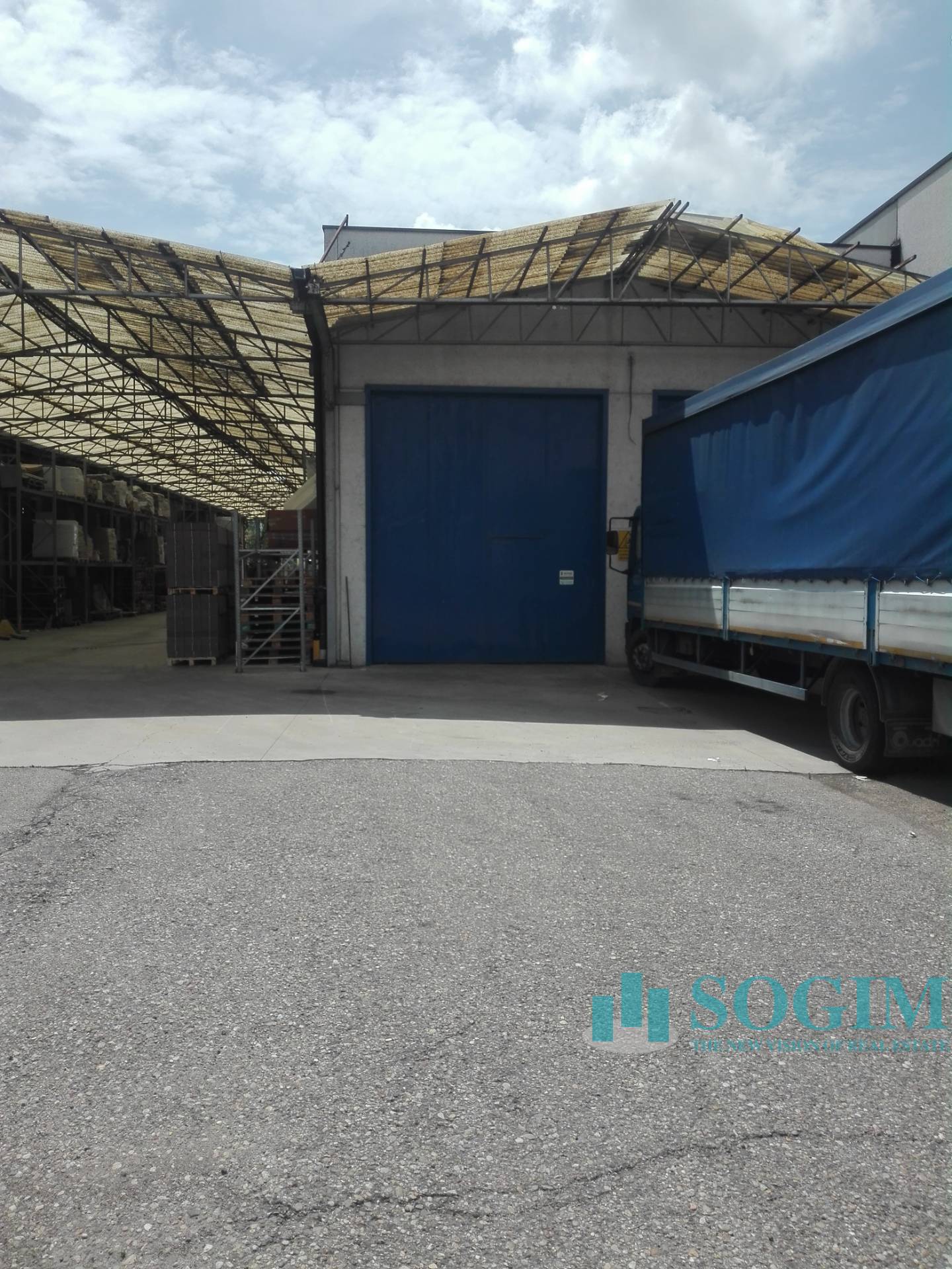 Capannone in vendita a Rho