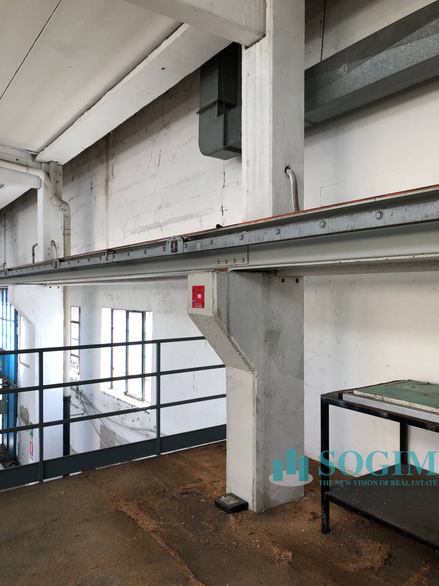 Capannone in vendita a Legnano