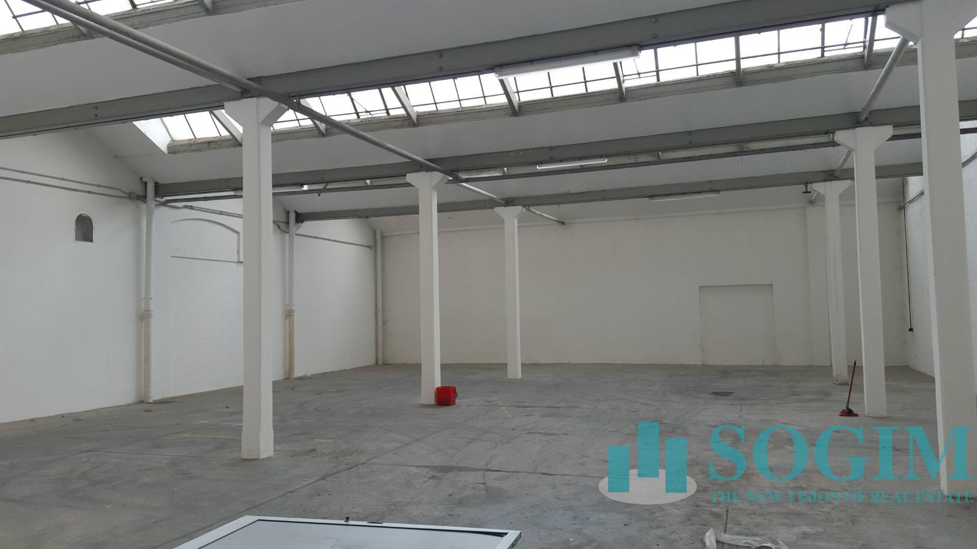 Capannone in vendita a Besana in Brianza