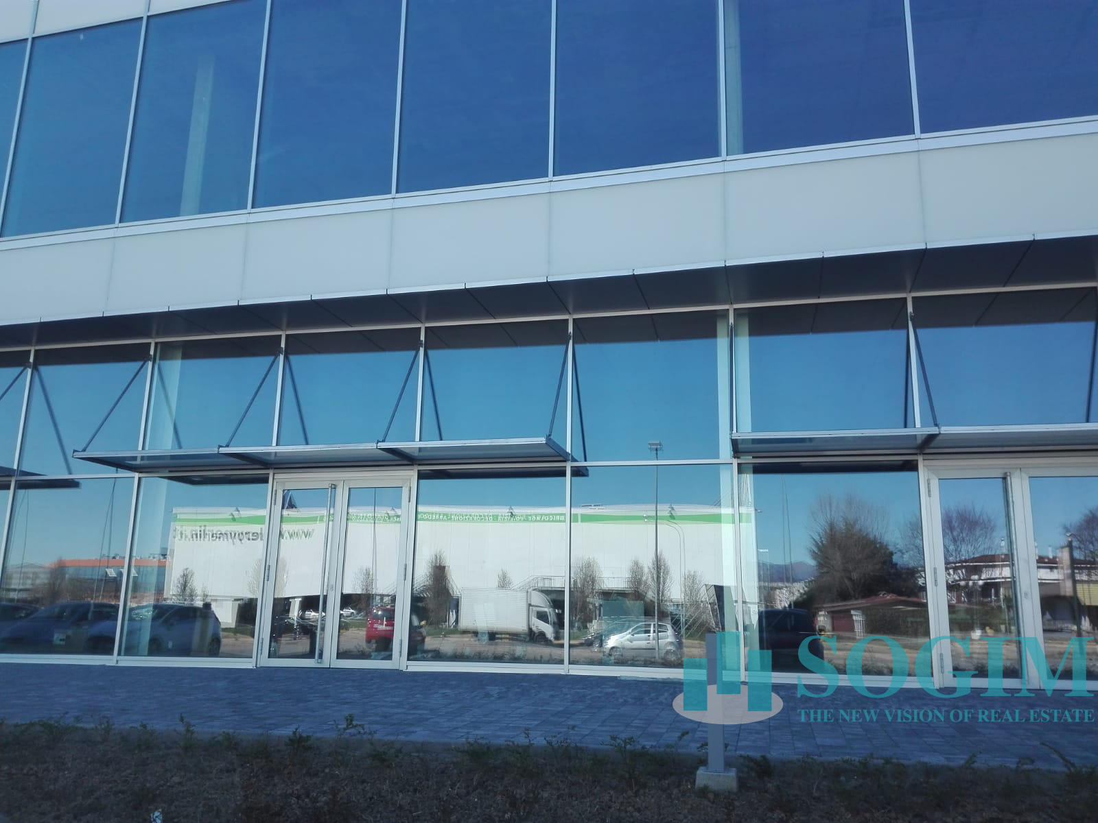 Immobile commerciale in affitto a Busnago