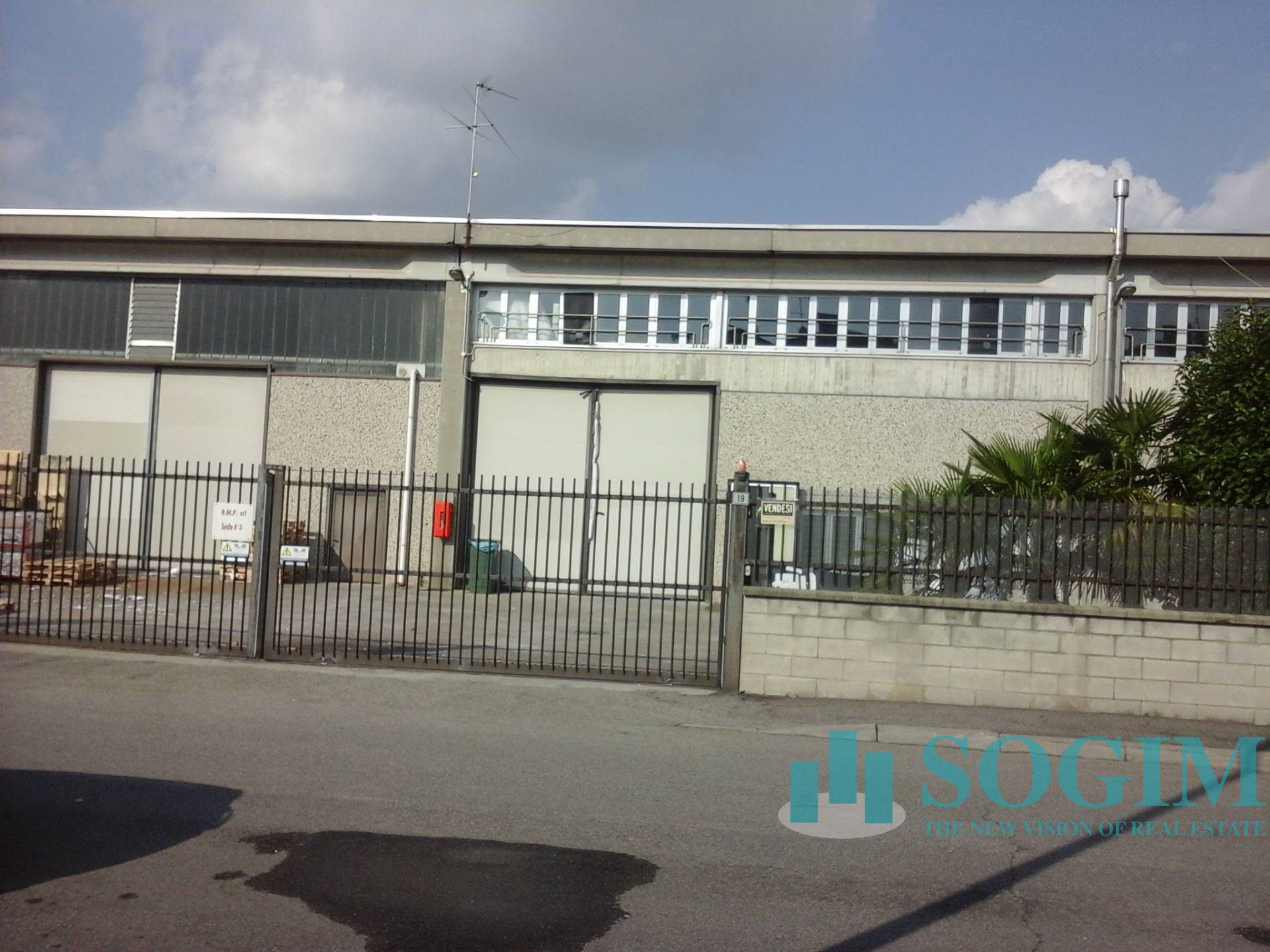 Capannone in vendita a Pogliano Milanese