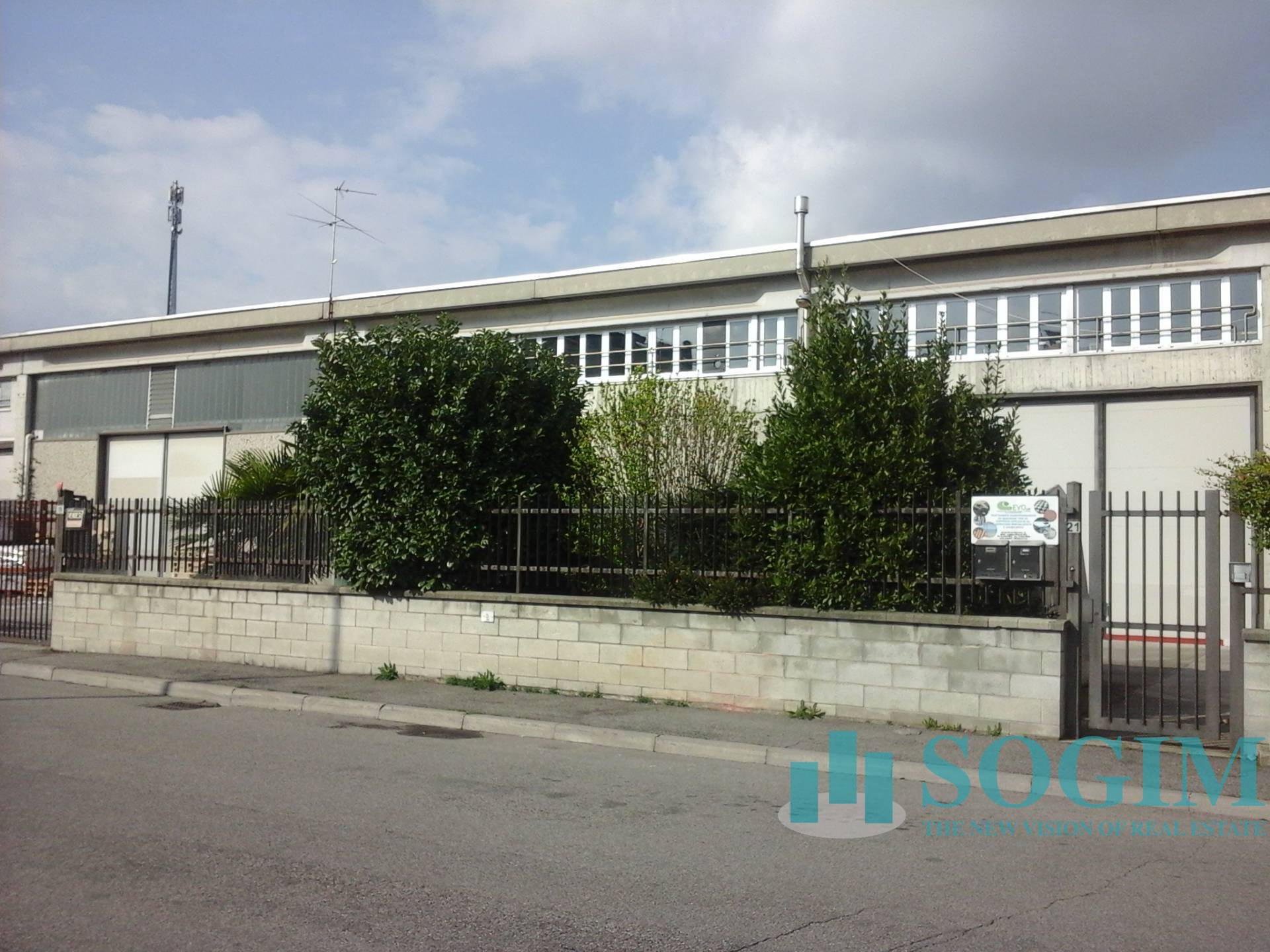 Capannone in vendita a Pogliano Milanese