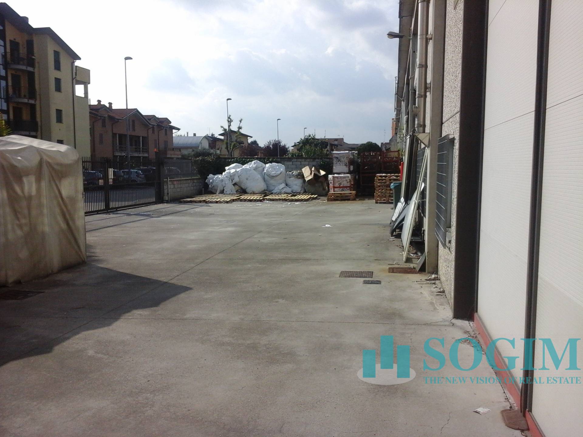 Capannone in vendita a Pogliano Milanese