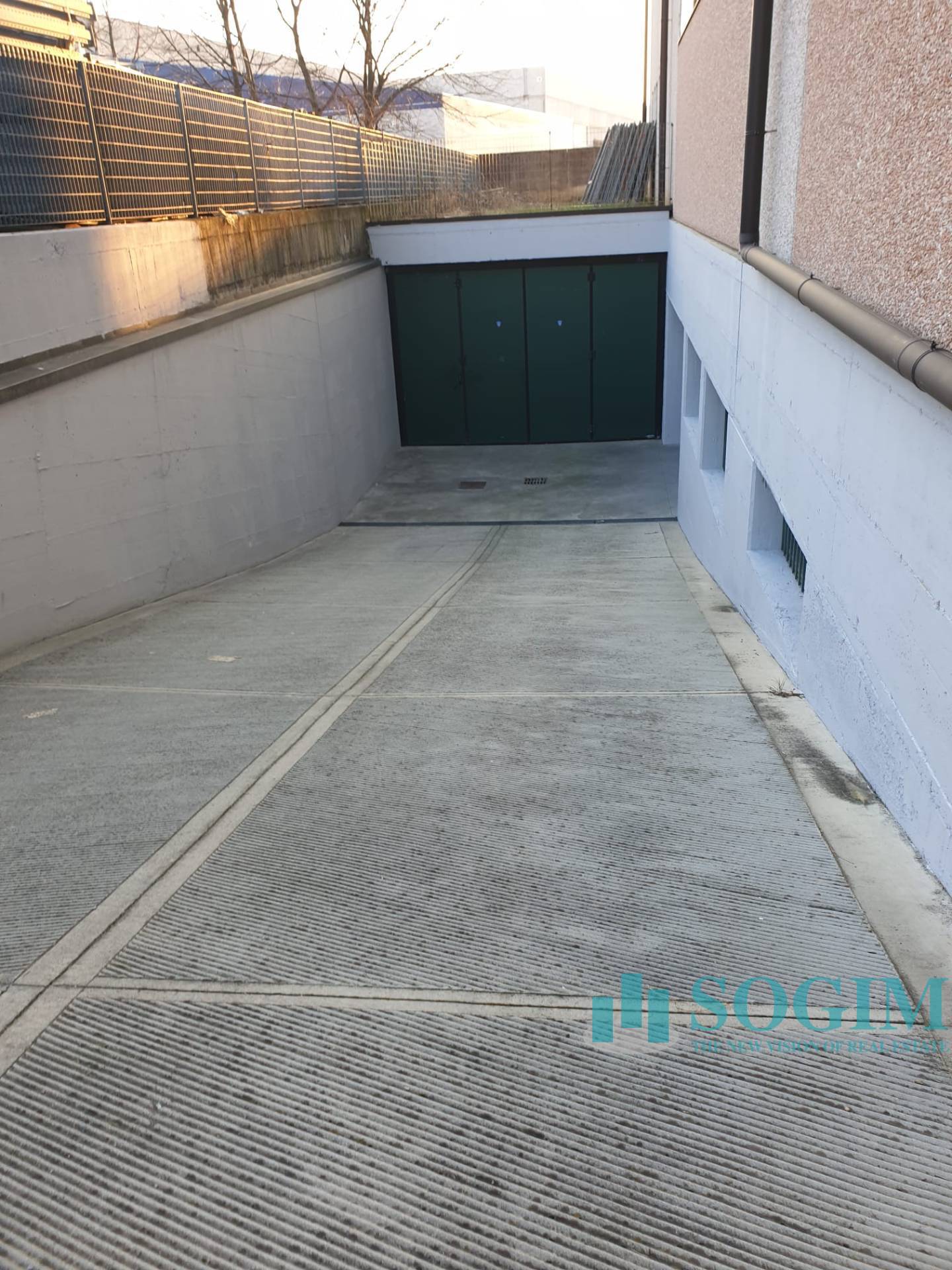 Capannone in vendita a Trezzano Rosa