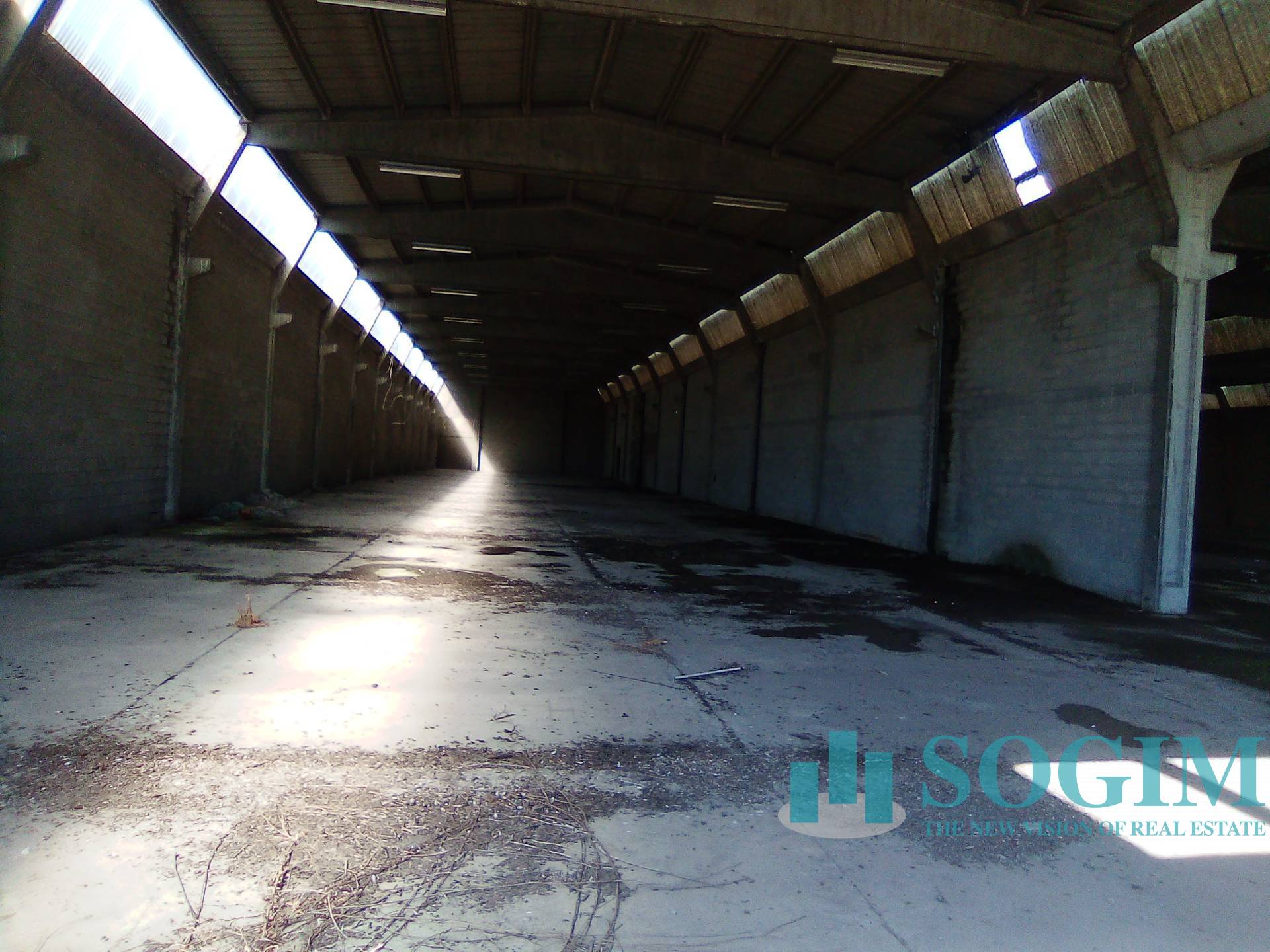 Capannone + Palazzina Uffici in vendita a Bareggio