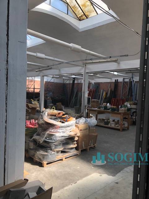 Capannone in vendita a Garbagnate Milanese