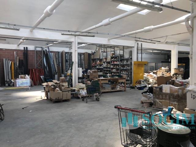 Capannone in vendita a Garbagnate Milanese