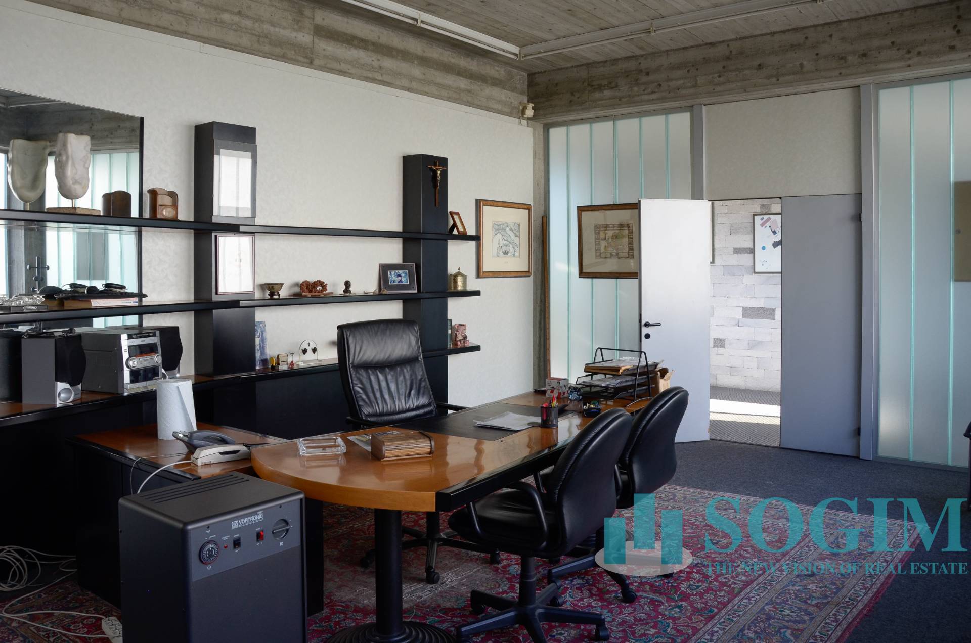 Capannone + Palazzina Uffici in vendita a Golasecca