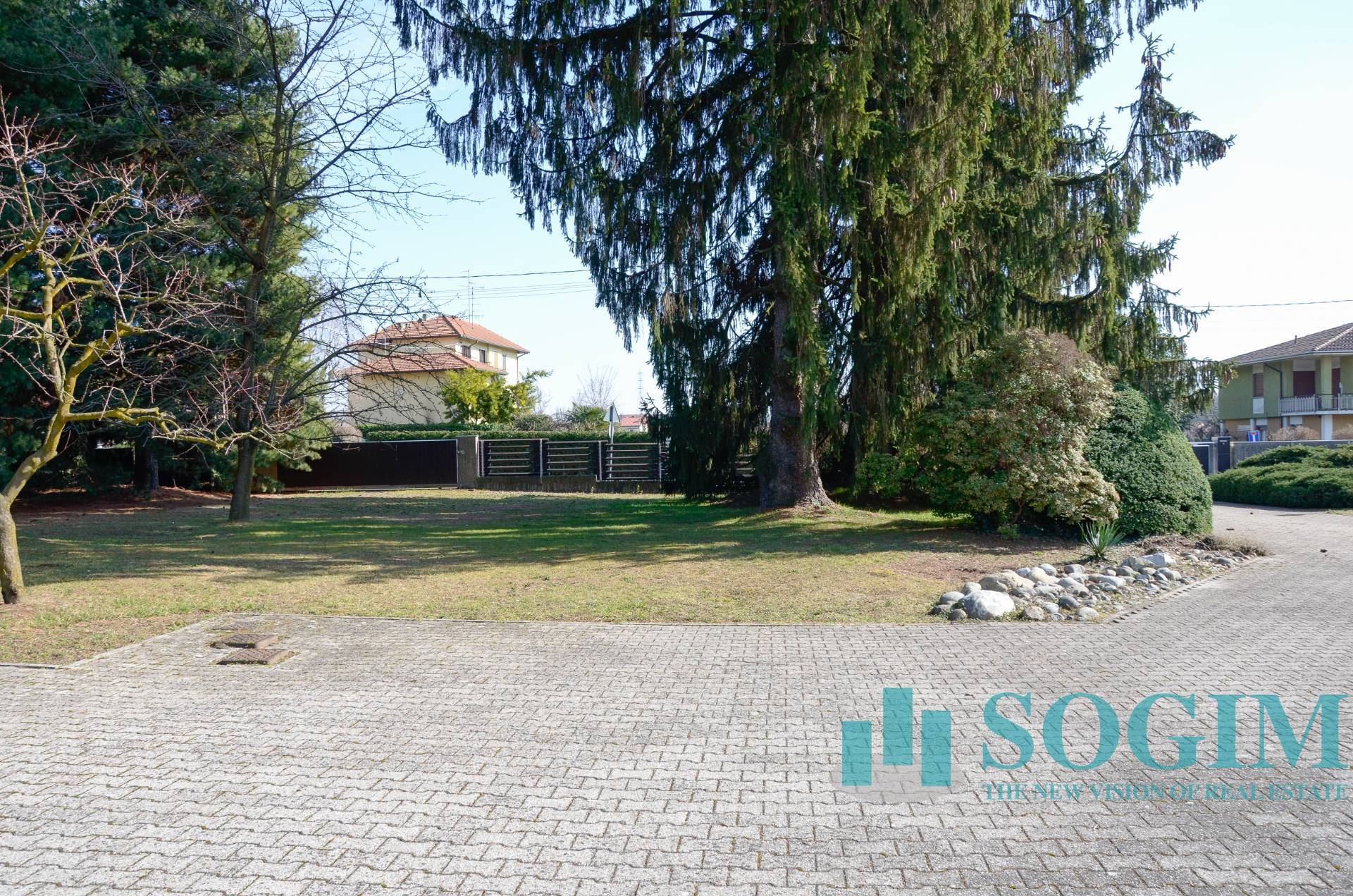 Capannone + Palazzina Uffici in vendita a Golasecca