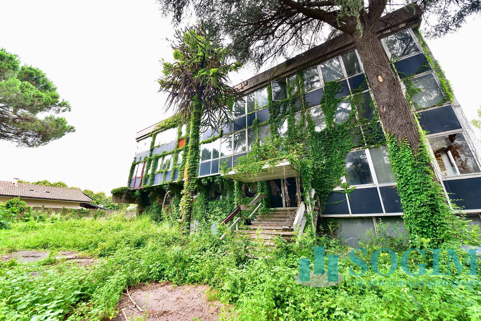 Stabile in vendita a Albiate