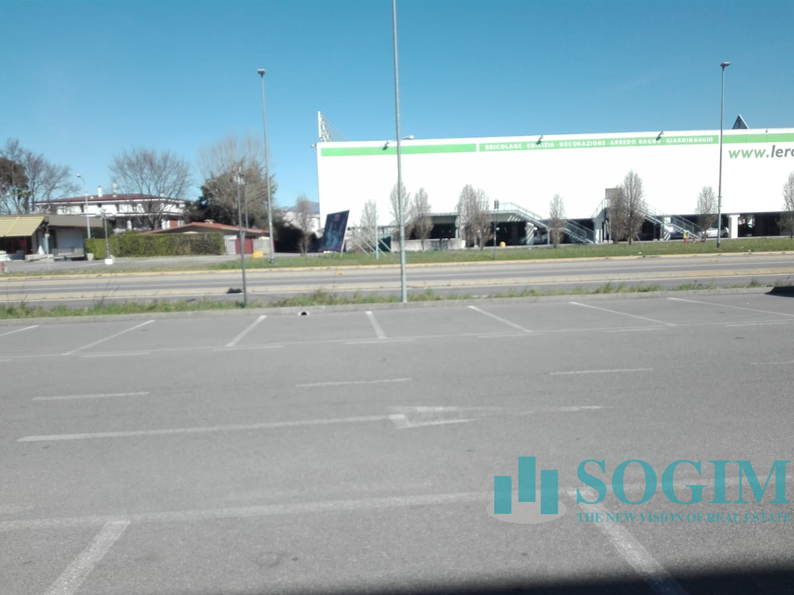 Immobile commerciale in affitto a Busnago