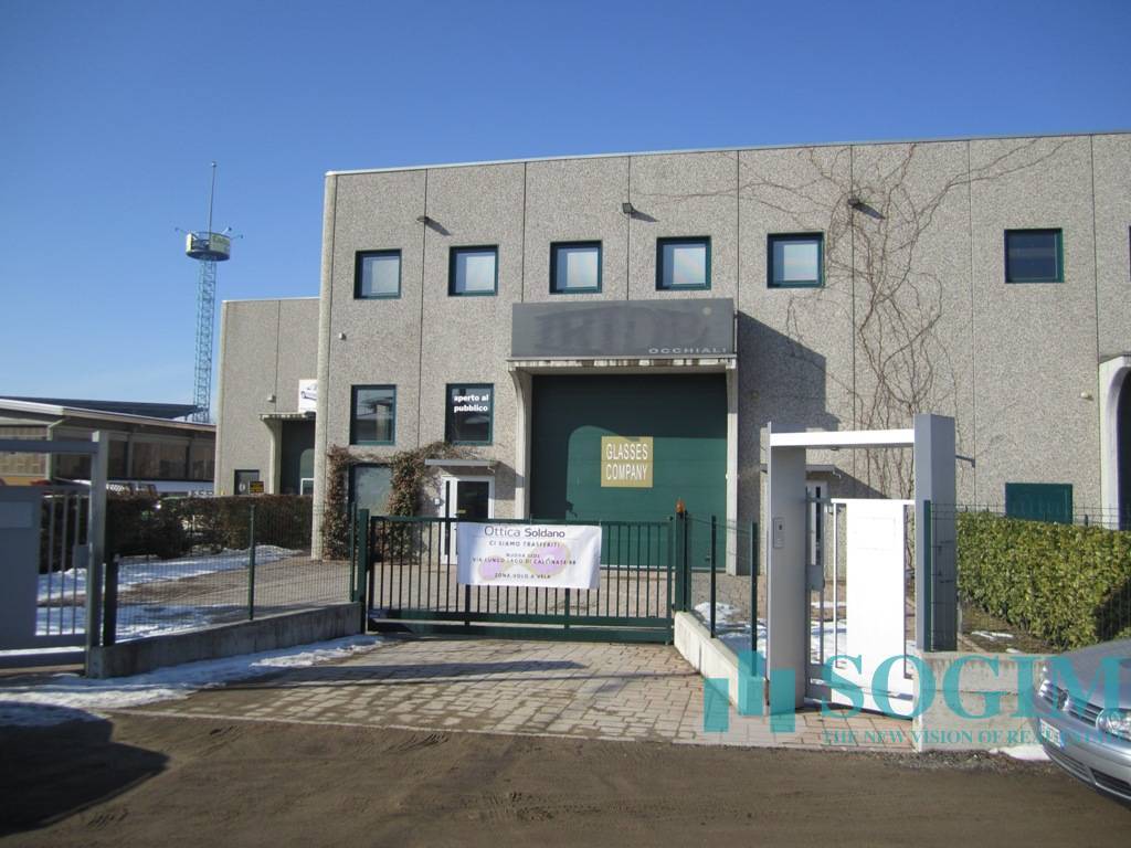 Capannone in vendita a Gavirate