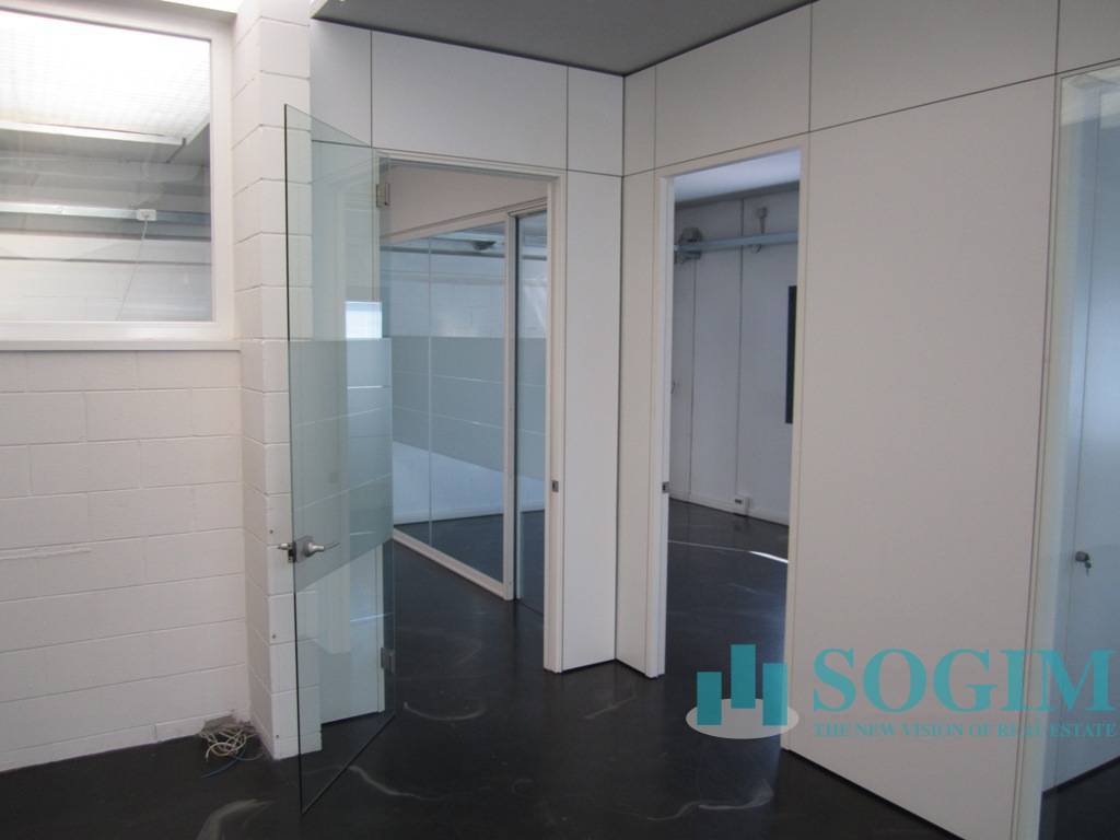 Capannone in vendita a Gavirate