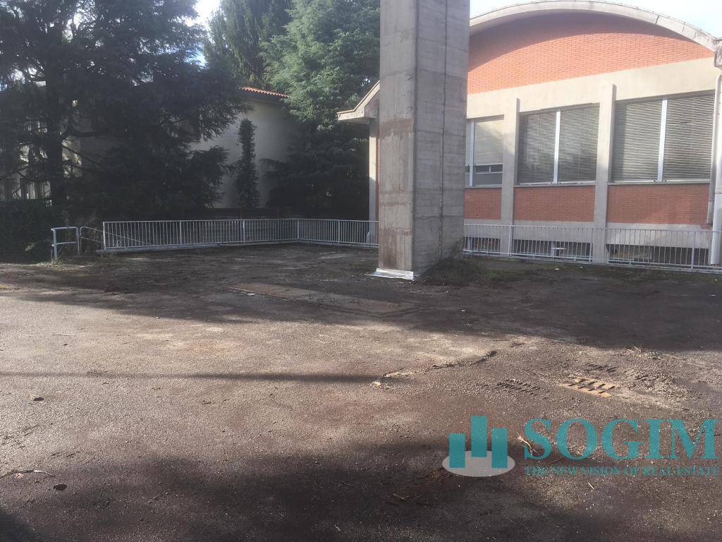 Capannone in vendita a Tradate