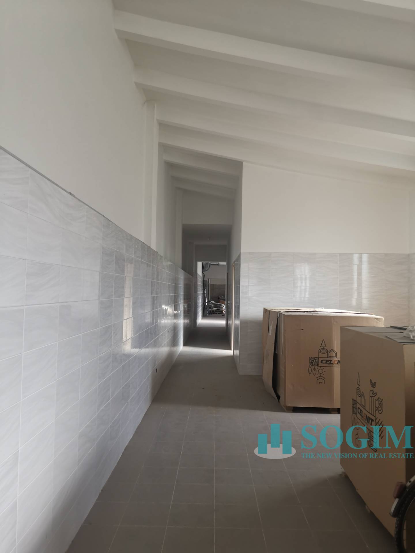 Immobile commerciale in affitto a Paderno Dugnano