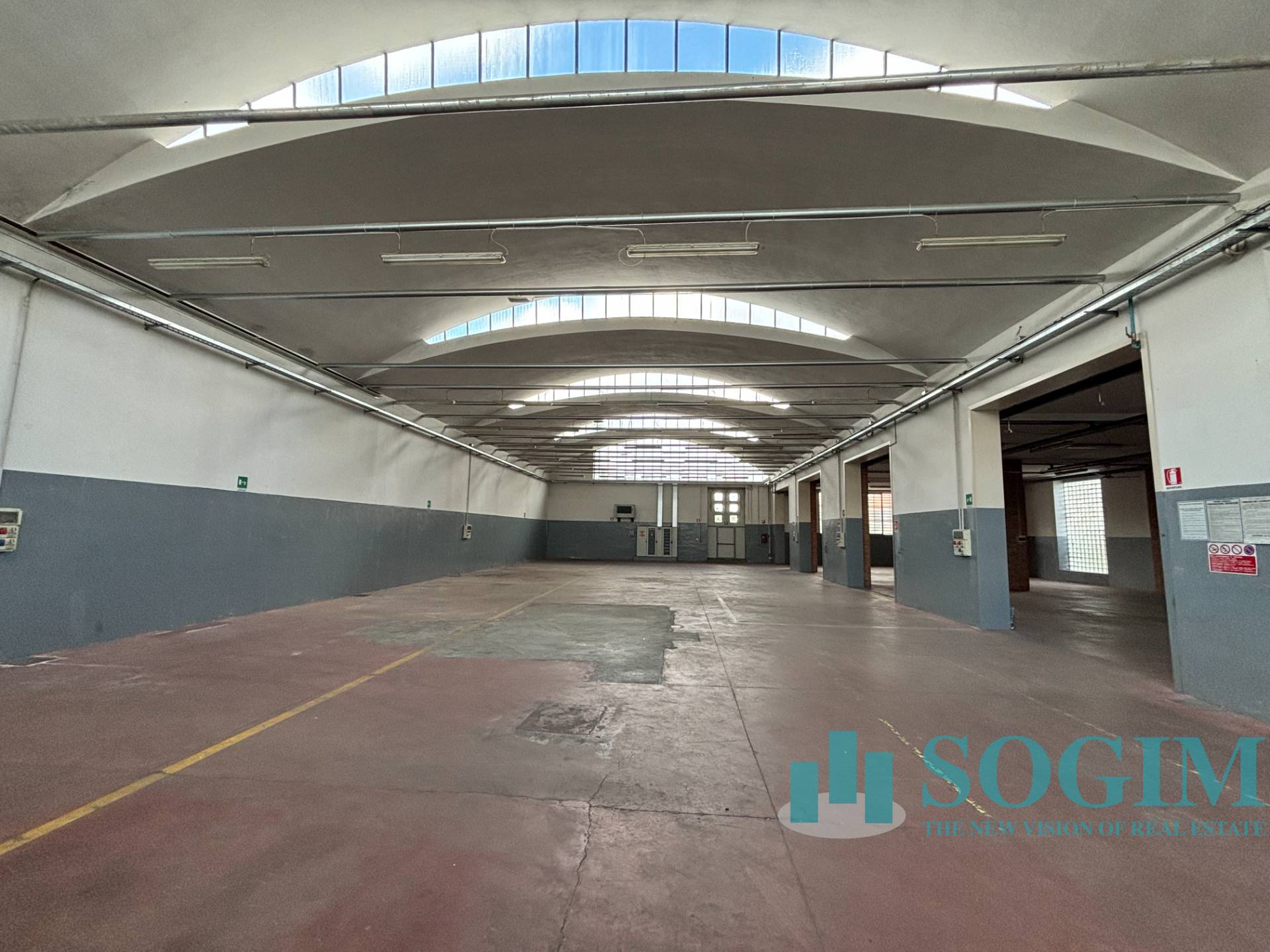 Capannone in vendita a Cardano al Campo