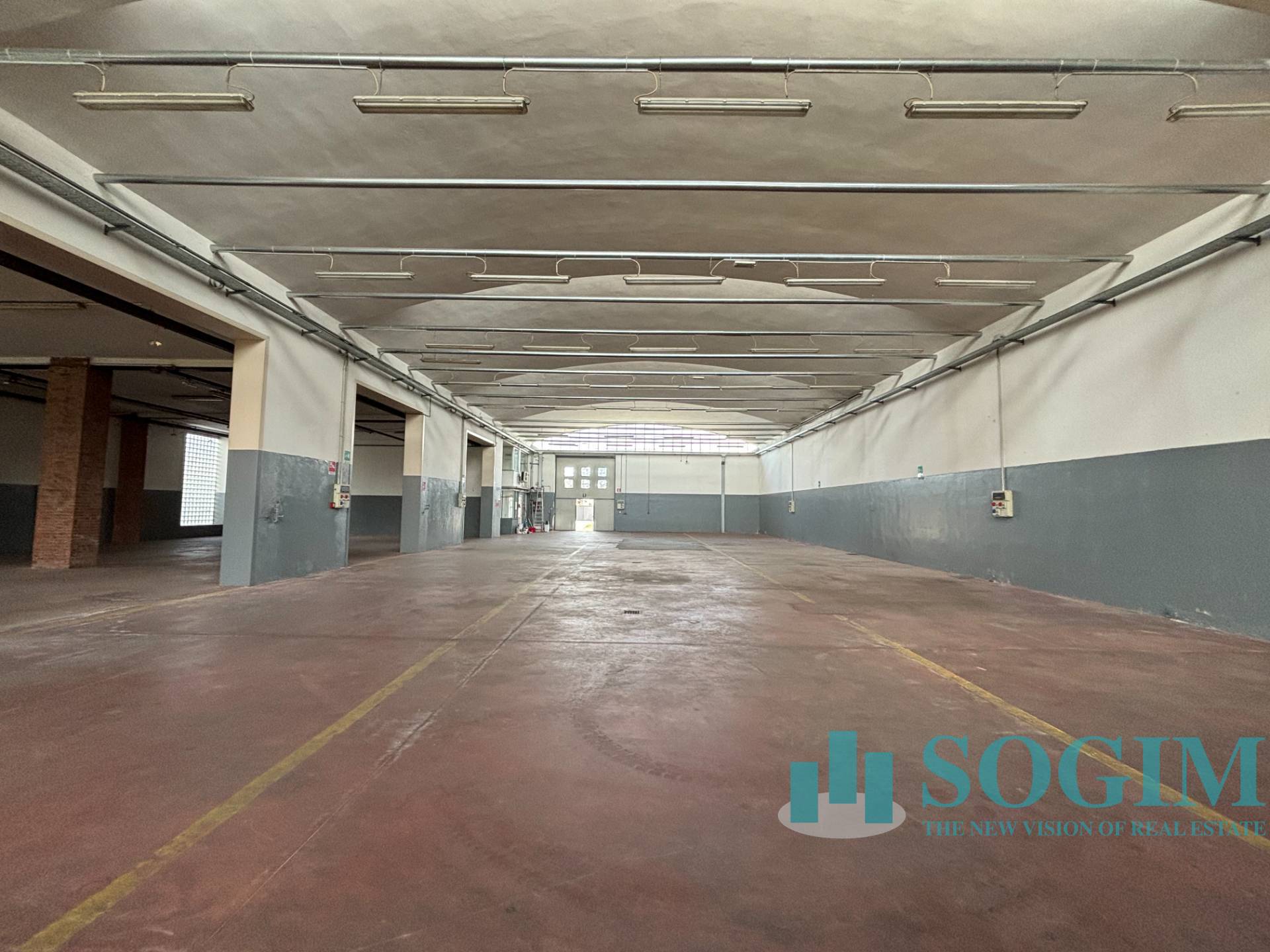 Capannone in vendita a Cardano al Campo