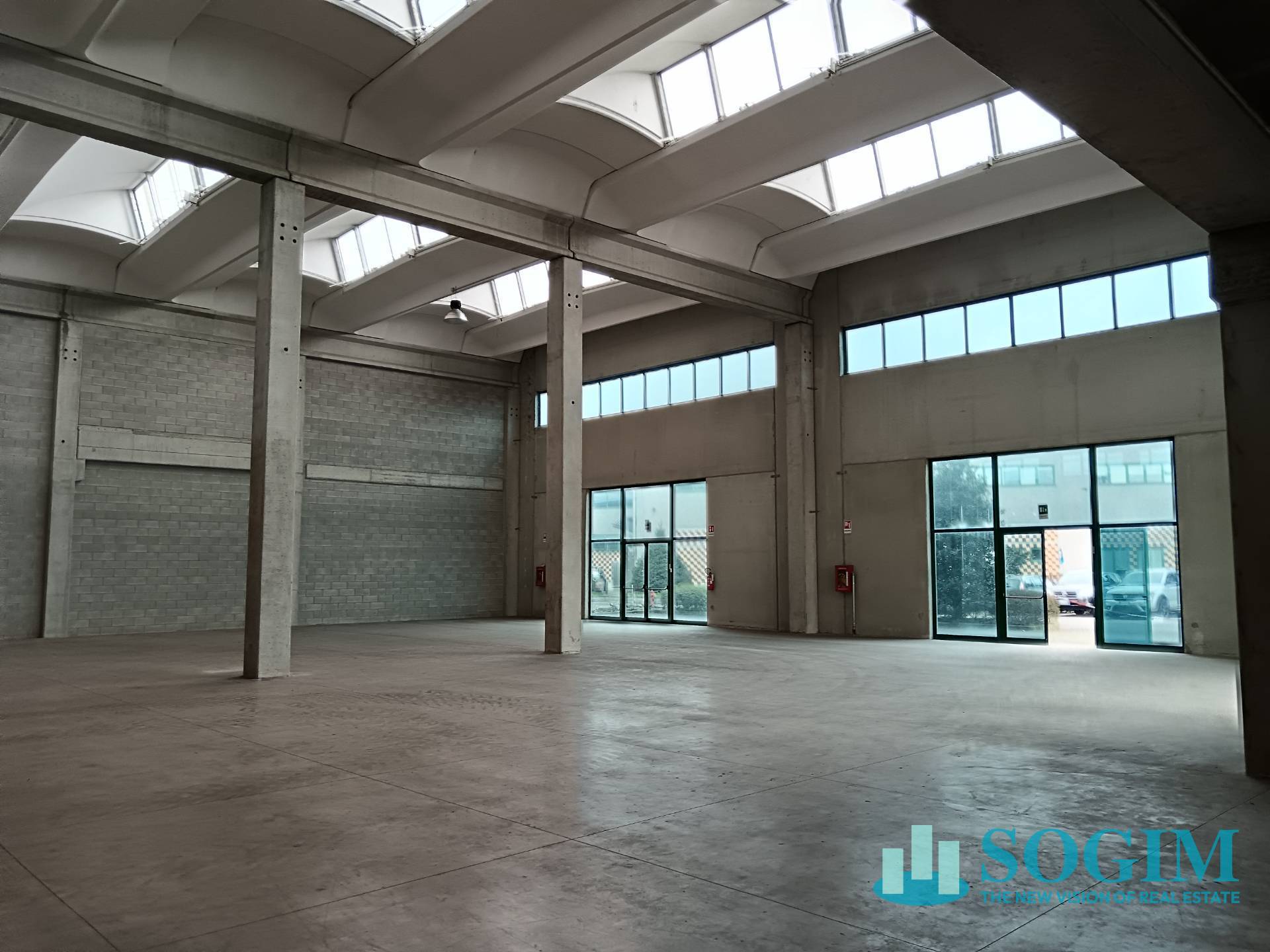 Capannone in affitto a Macherio