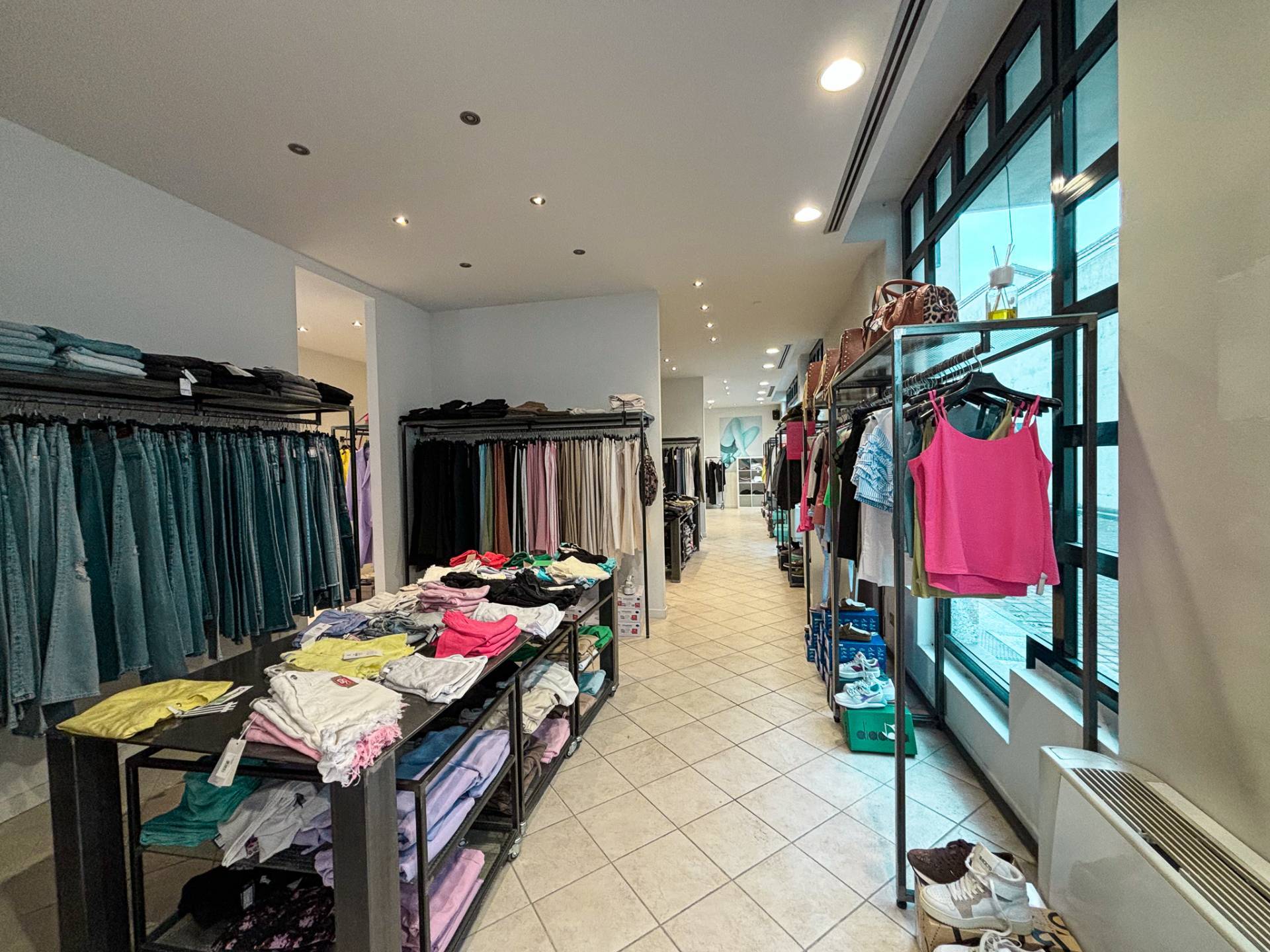 Negozio in affitto a Gallarate