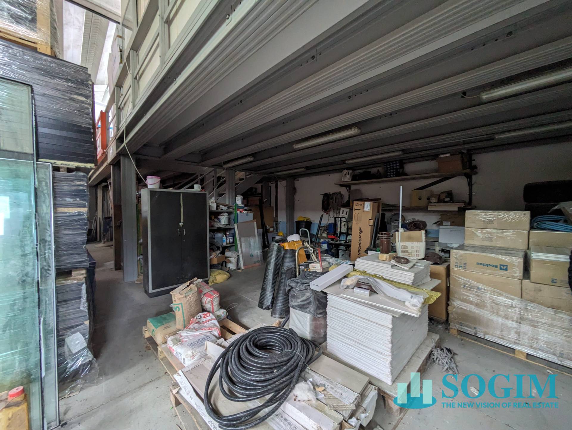 Capannone in vendita a Pantigliate