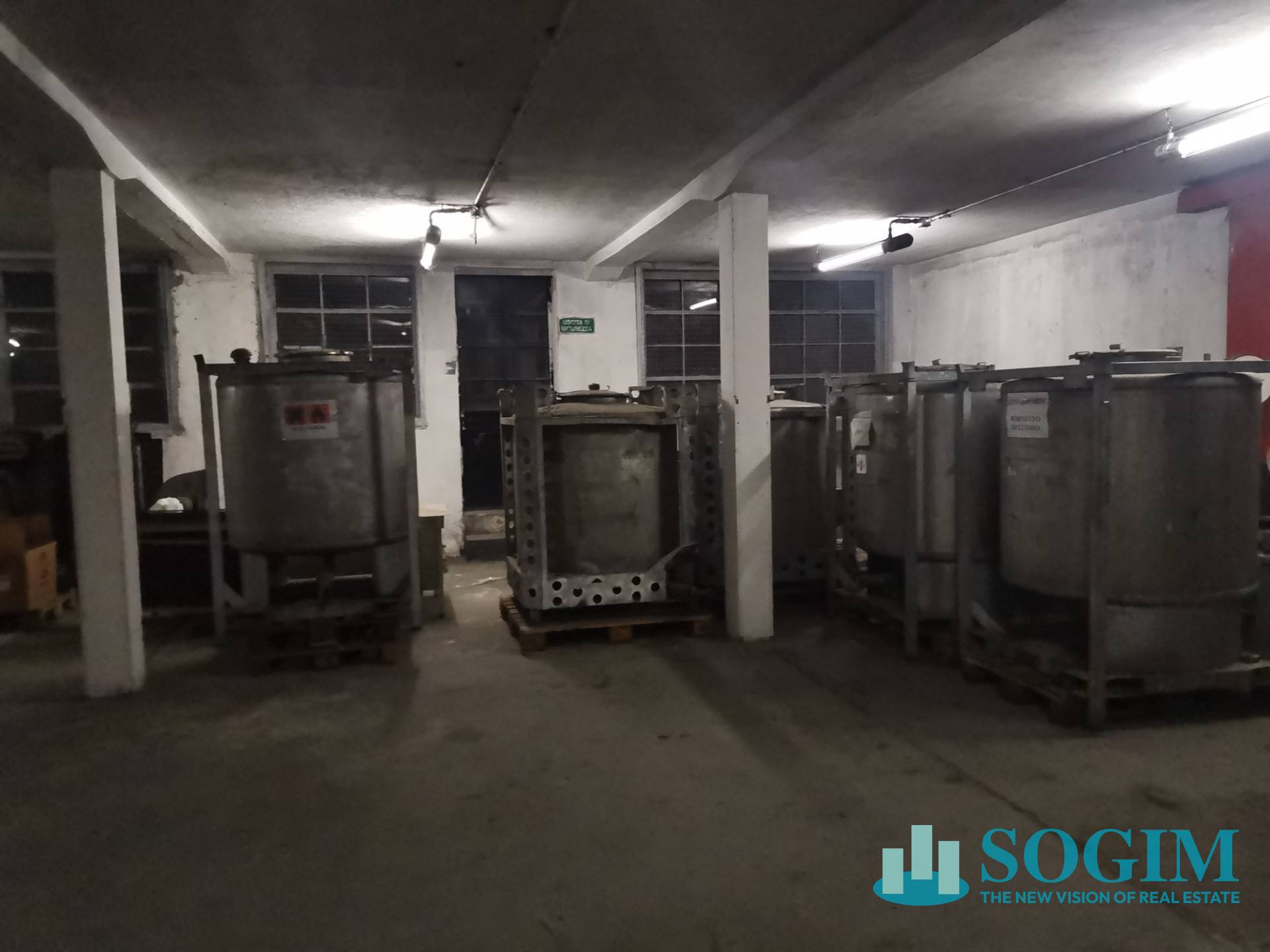 Capannone in vendita a Lainate