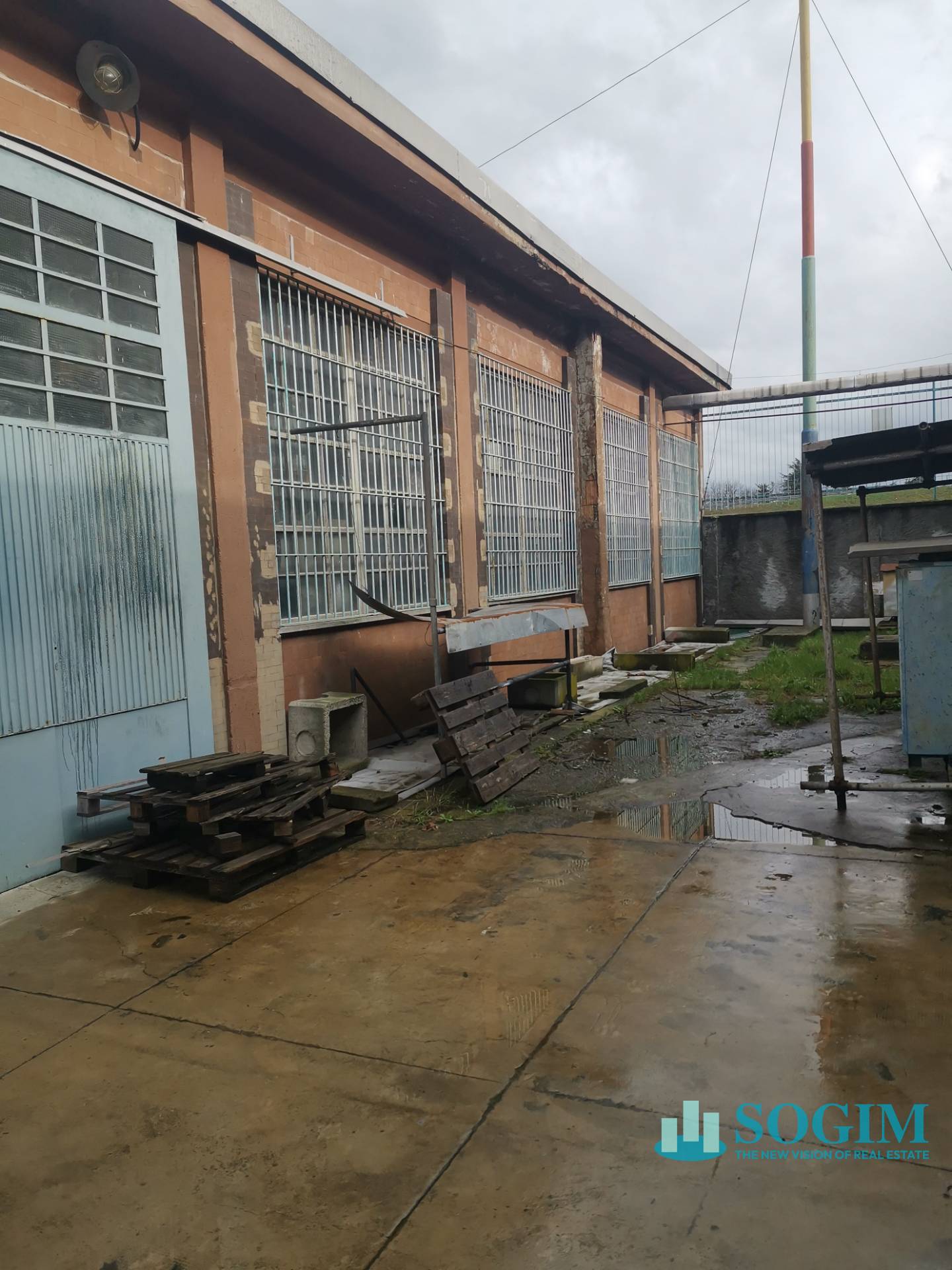 Capannone in vendita a Lainate