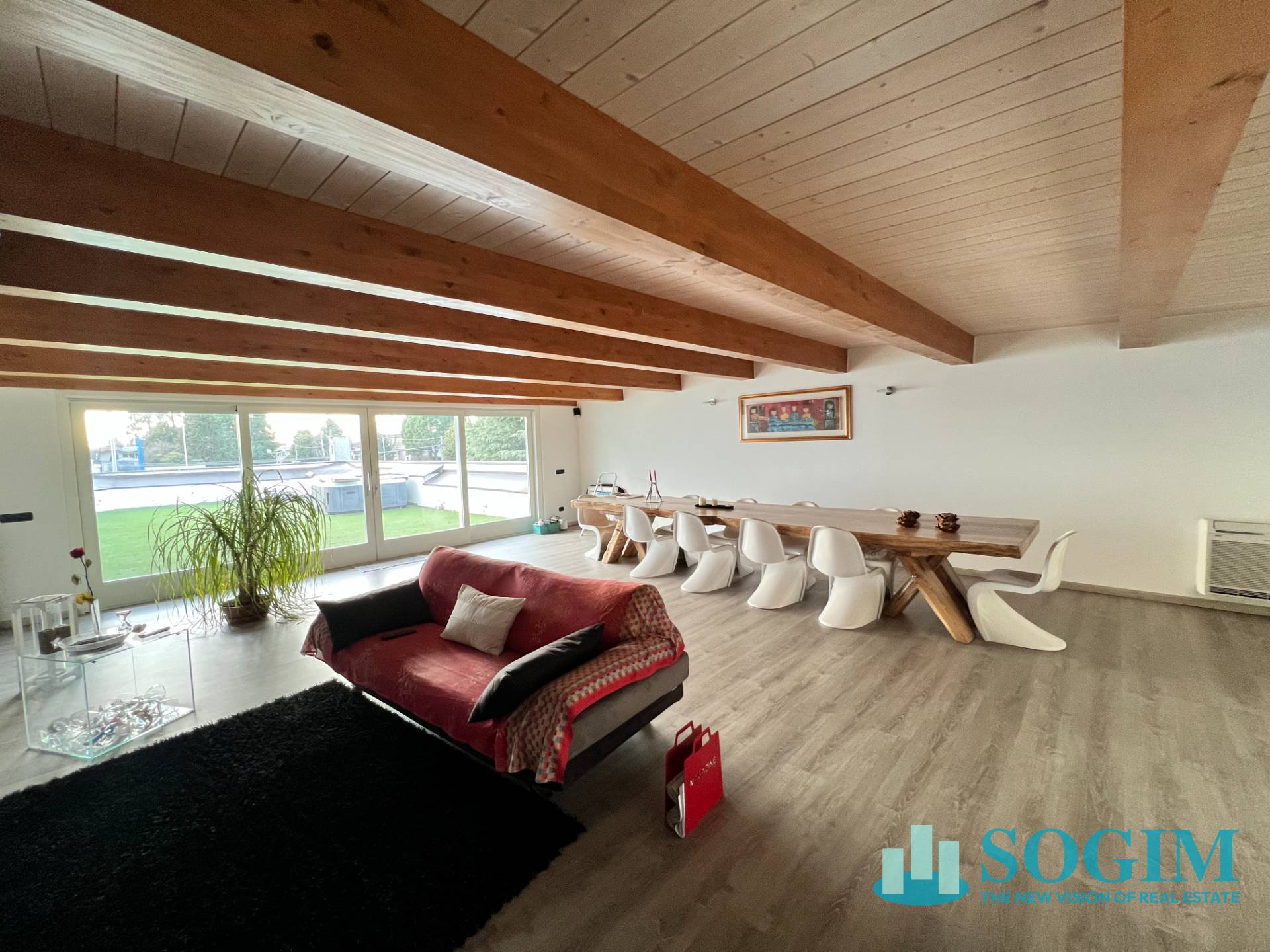 Capannone + Palazzina Uffici in vendita a Marnate