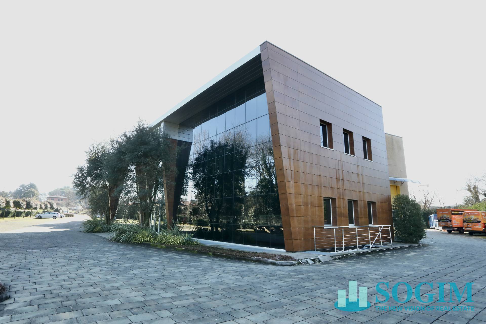 Capannone in affitto a Lesmo