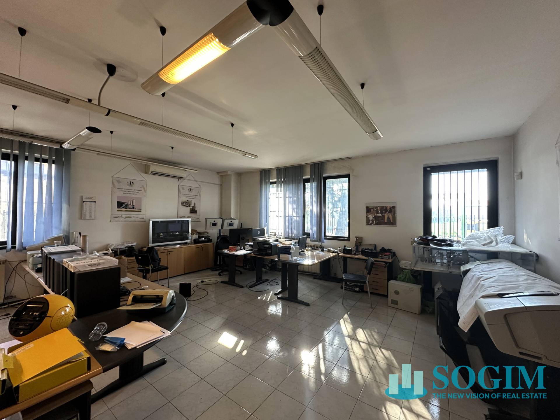 Capannone in vendita a Sovico