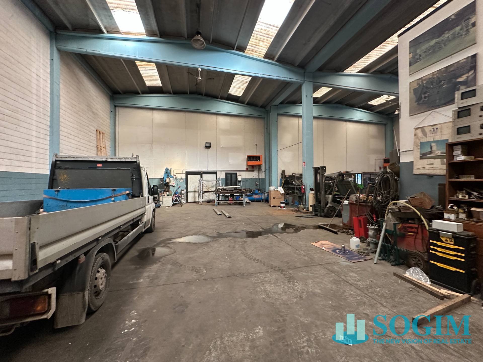 Capannone in vendita a Sovico