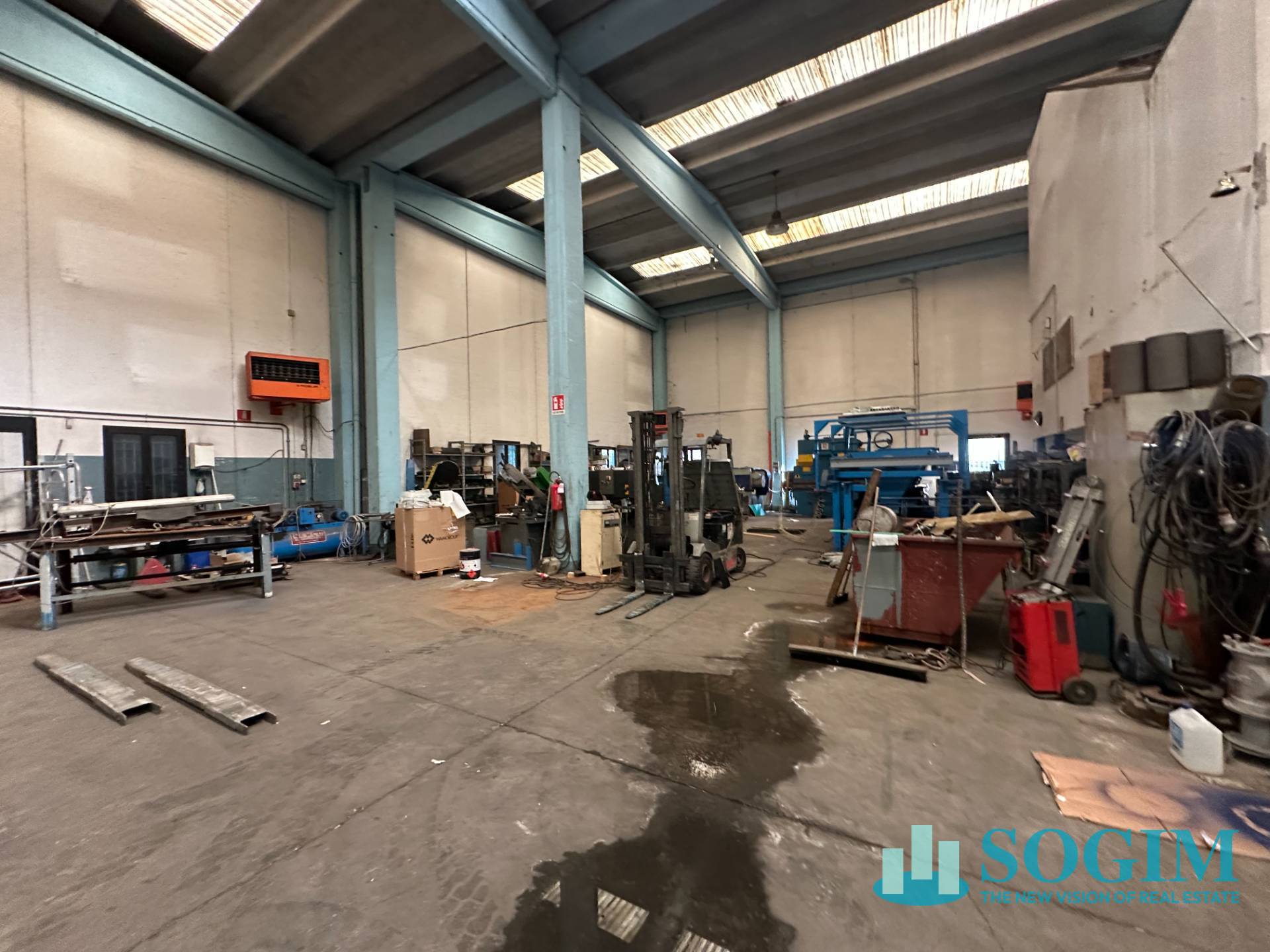 Capannone in vendita a Sovico