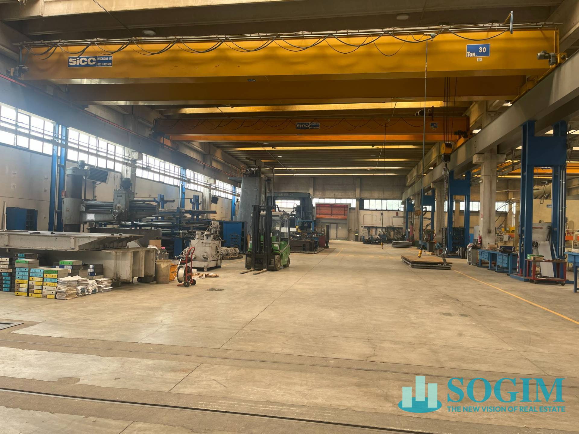 Capannone in vendita a Aicurzio