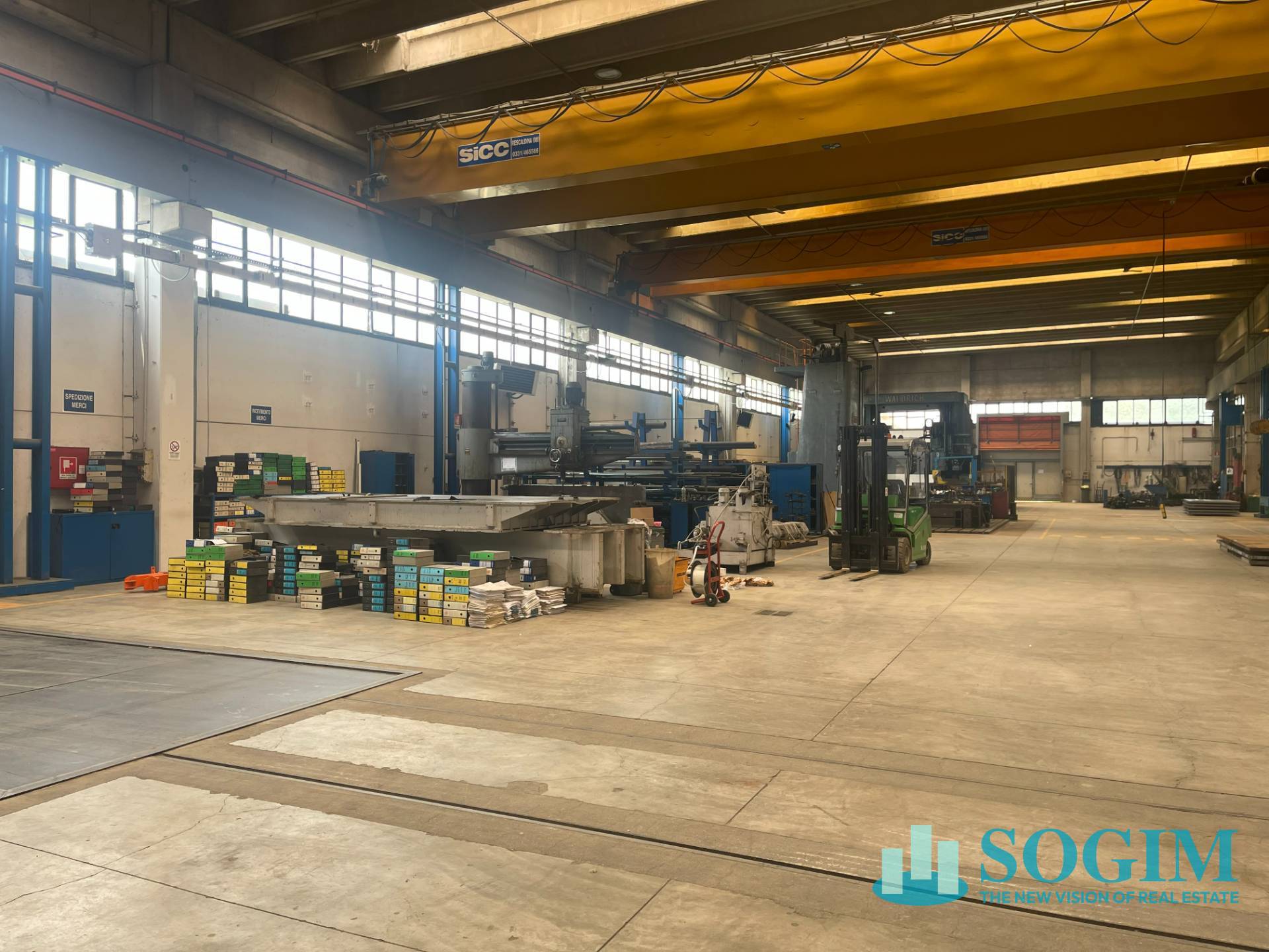 Capannone in vendita a Aicurzio