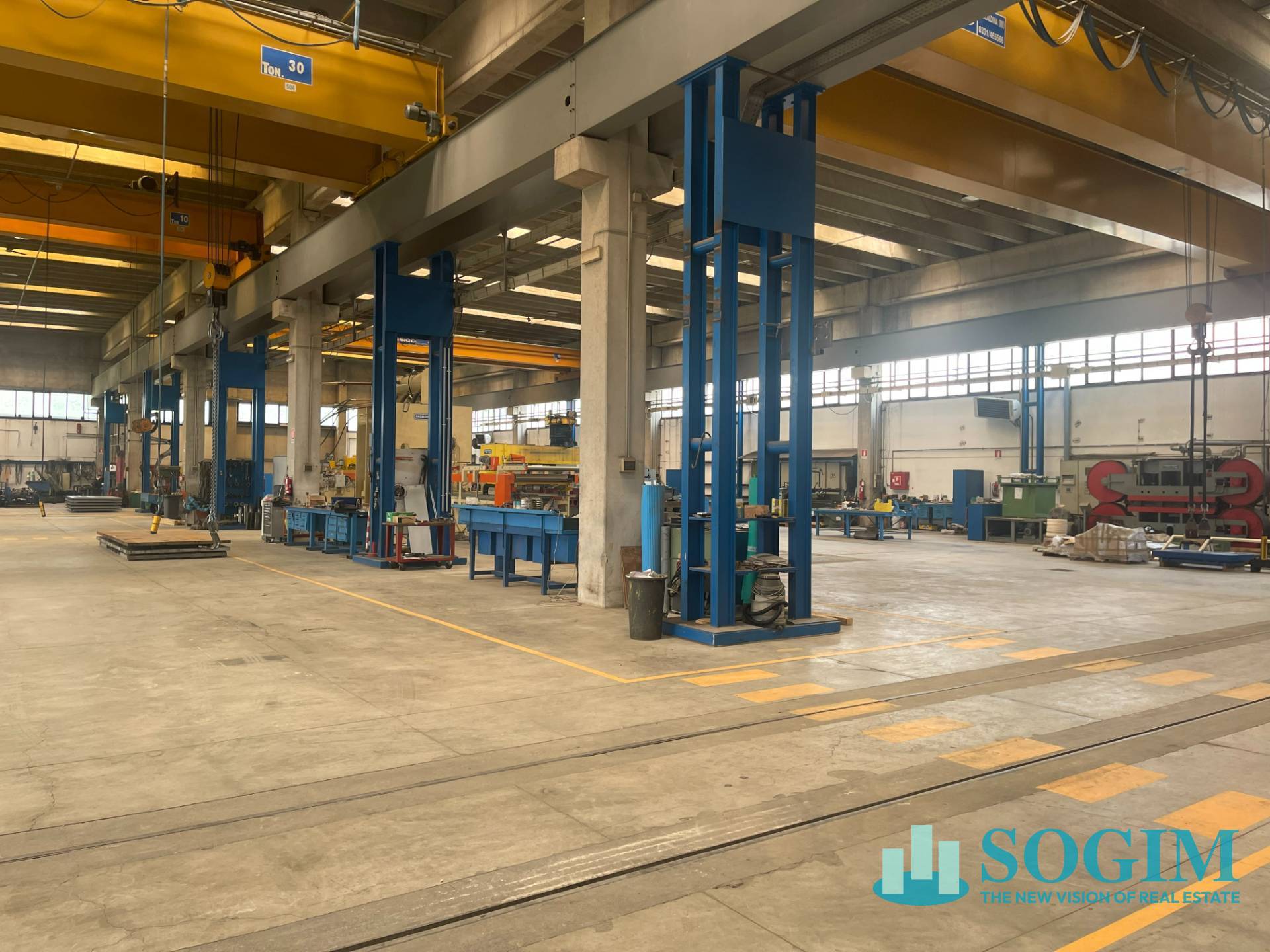 Capannone in vendita a Aicurzio