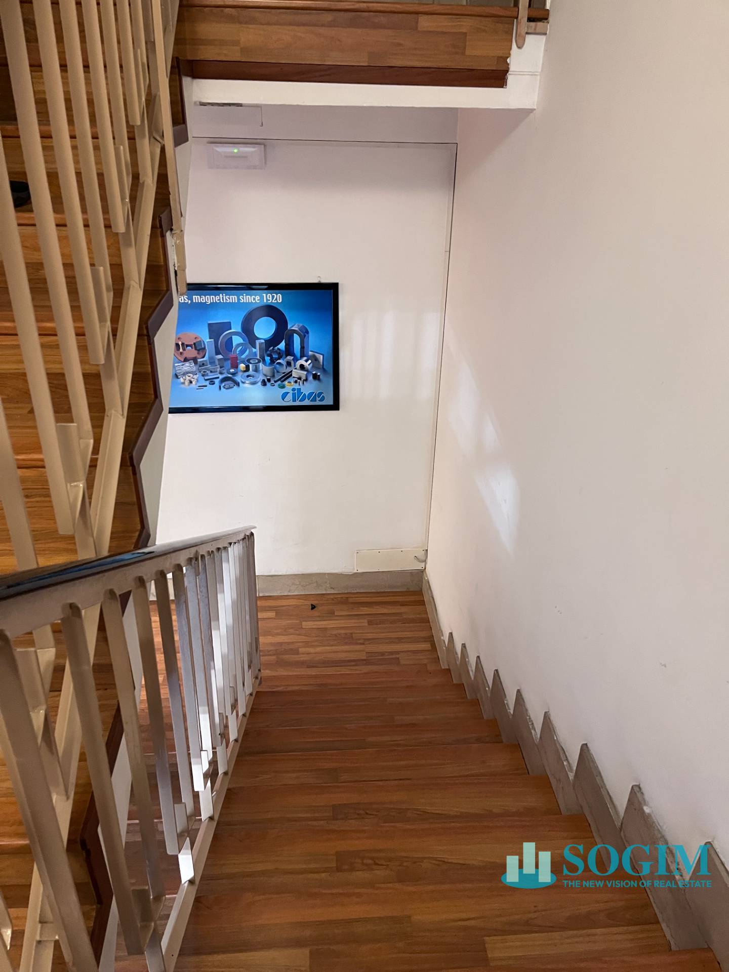 Capannone + Palazzina Uffici in affitto a Milano, Bisceglie