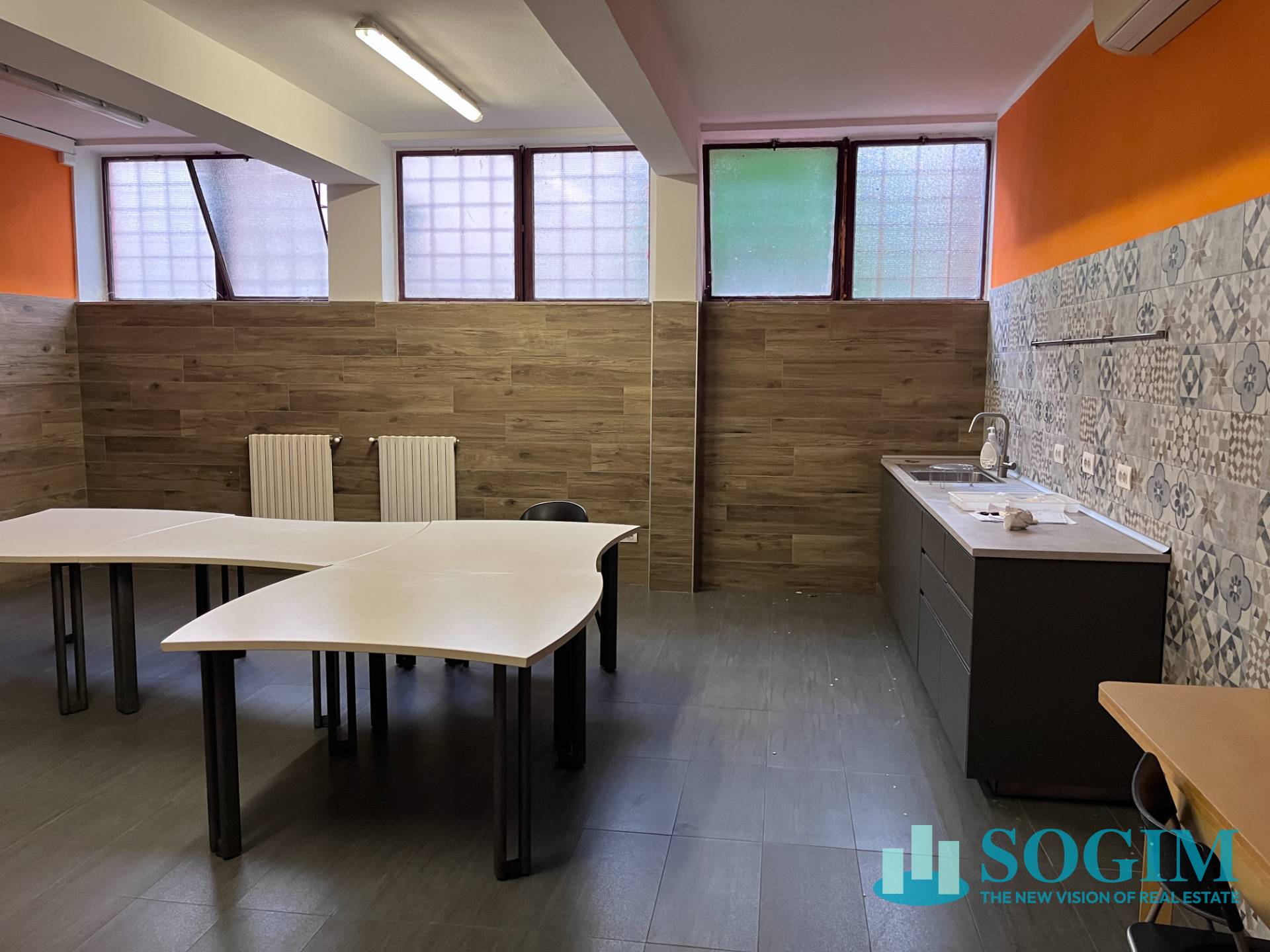 Capannone + Palazzina Uffici in affitto a Milano, Bisceglie