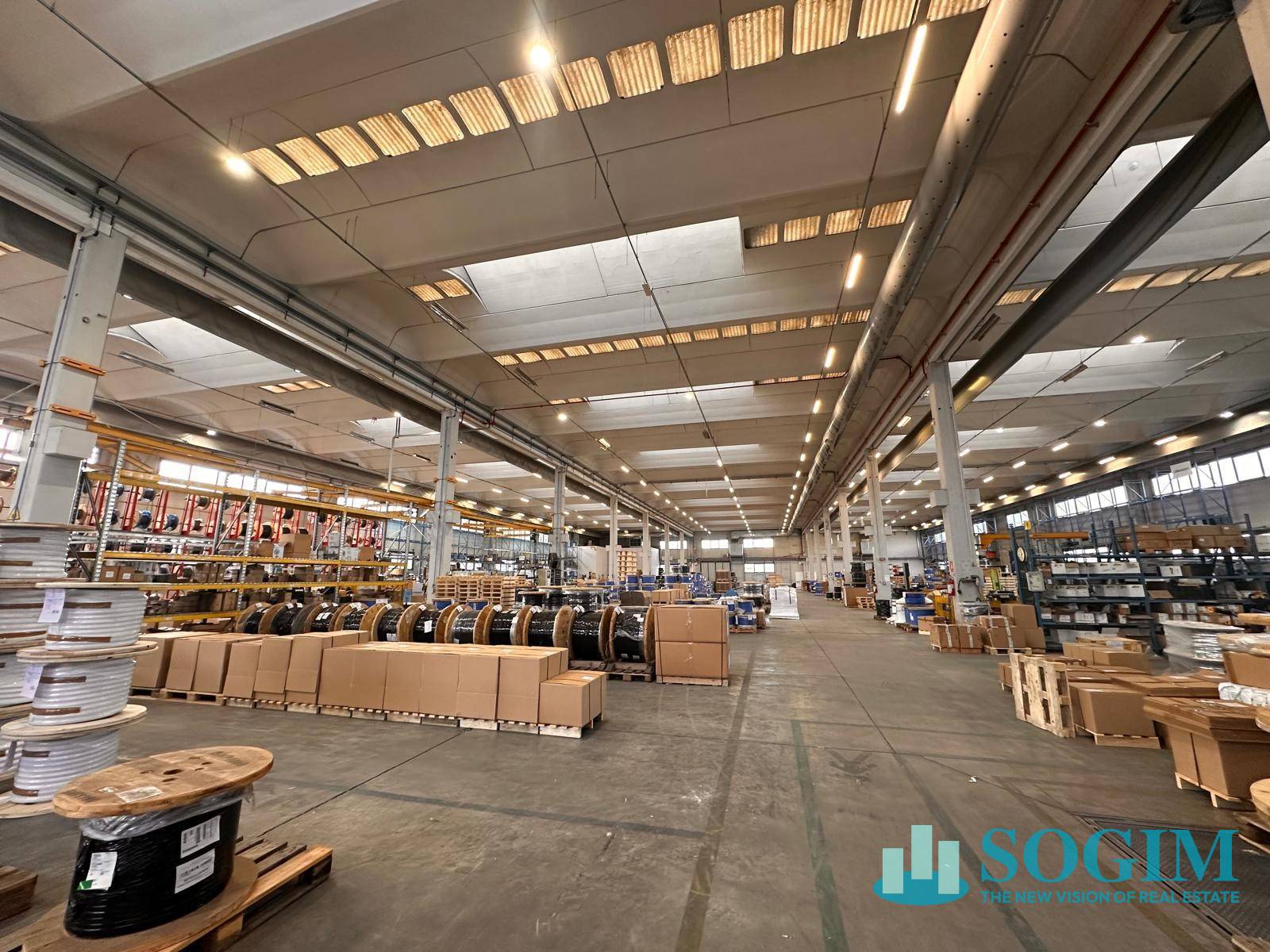 Capannone in vendita a Legnano