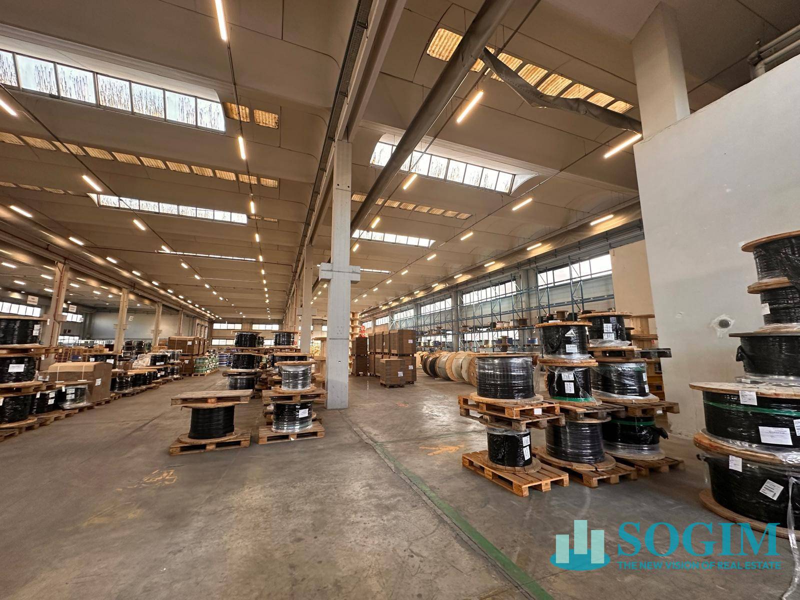 Capannone in vendita a Legnano