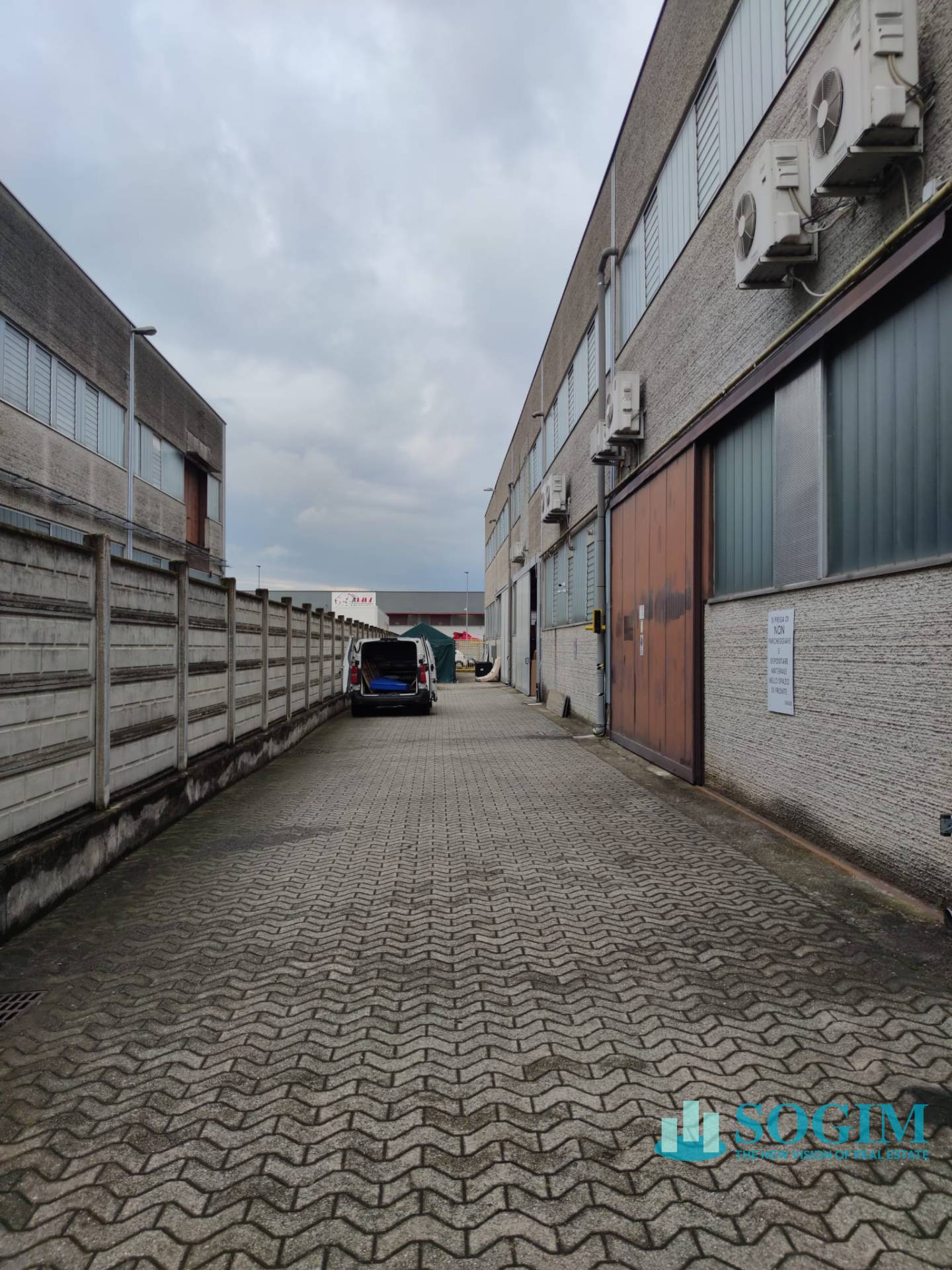 Immobile commerciale in affitto a Liscate