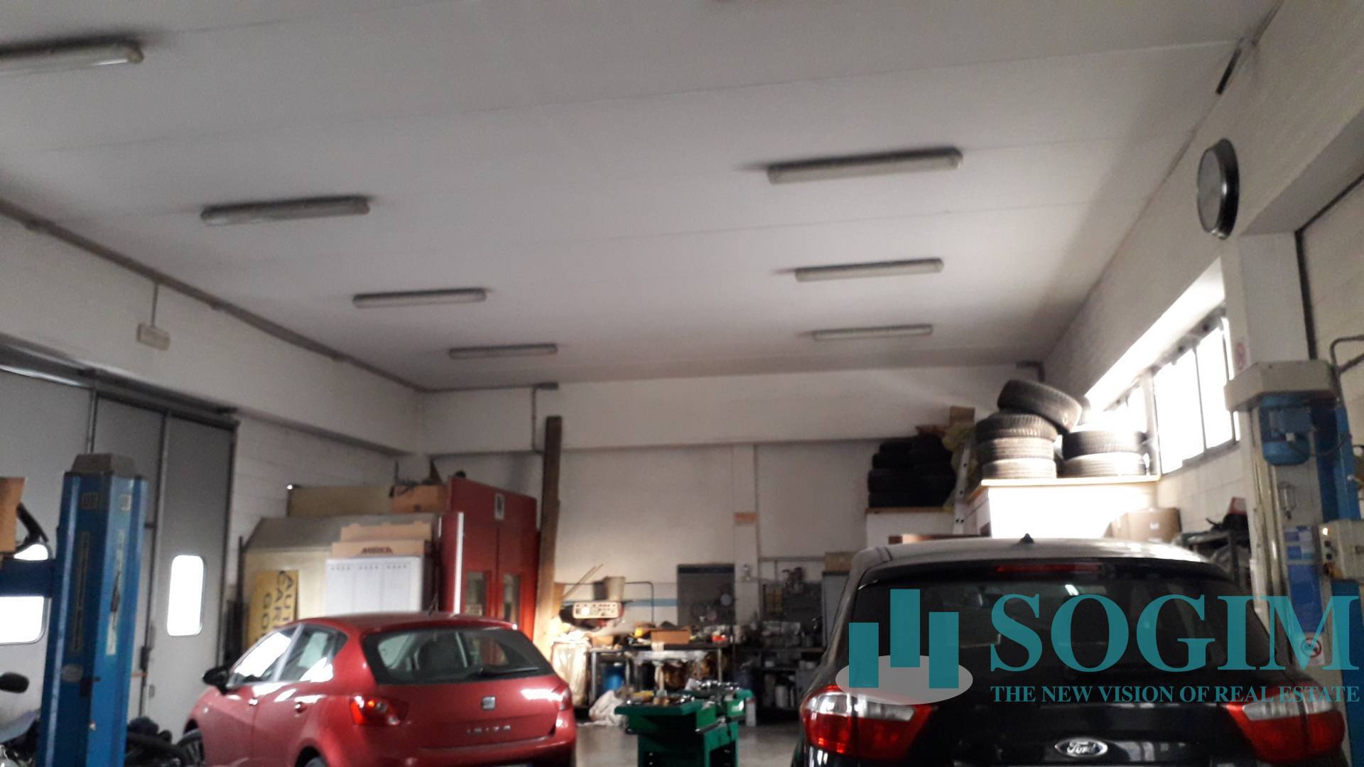 Capannone + Palazzina Uffici in vendita a Senago