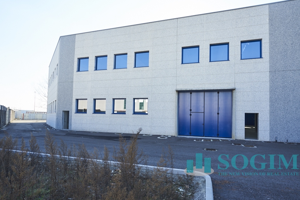 Capannone in vendita a Monza