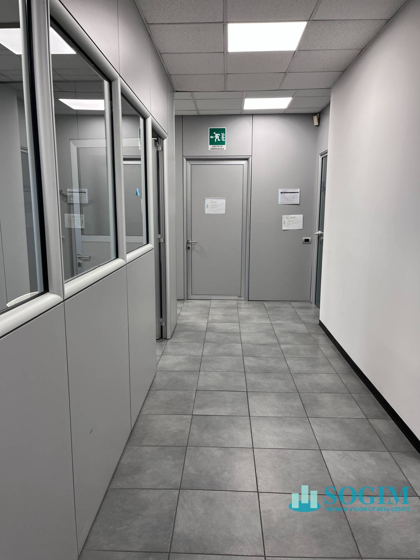 Capannone + Palazzina Uffici in vendita a Assago