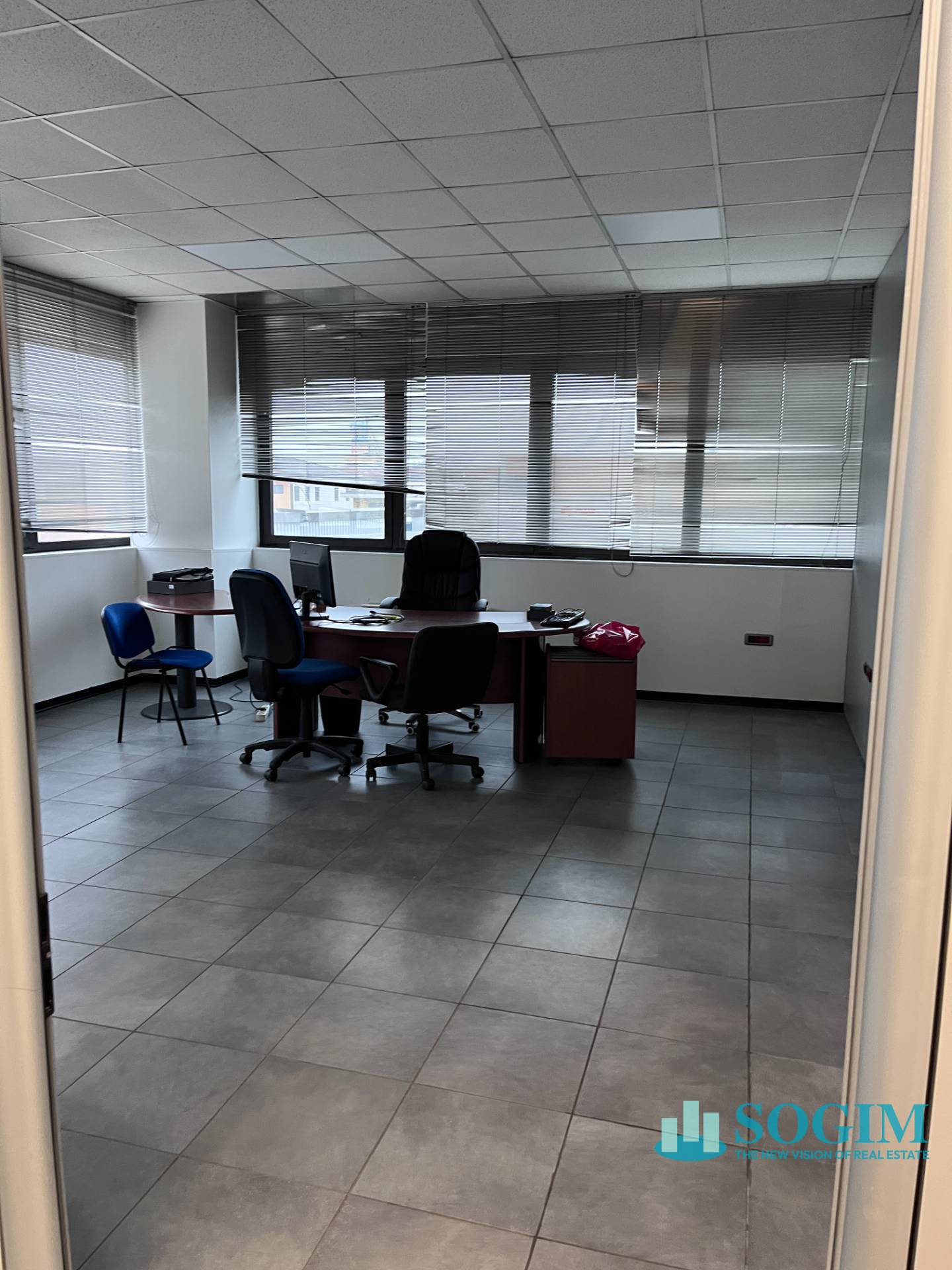 Capannone + Palazzina Uffici in vendita a Assago